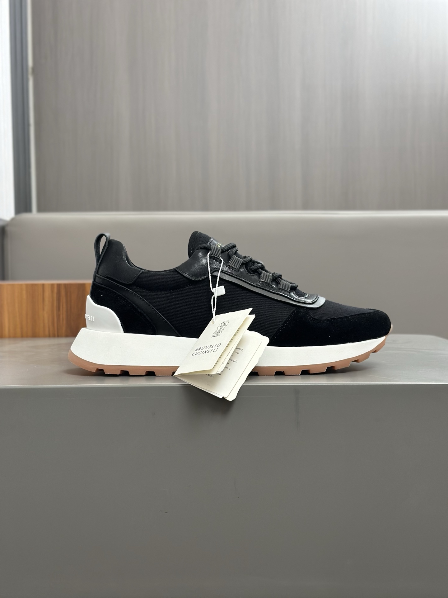 Brunello Cucinelli 2025 ss primavera y verano nuevos zapatos de los hombres a que se refiere (BC) Es