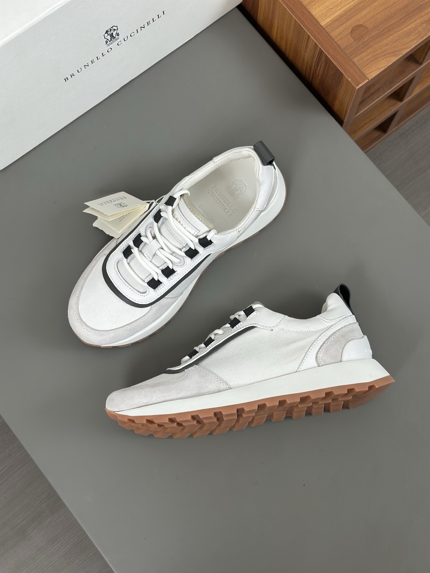 Brunello Cucinelli 2025 ss primavera y verano nuevos zapatos de los hombres a que se refiere (BC) Es