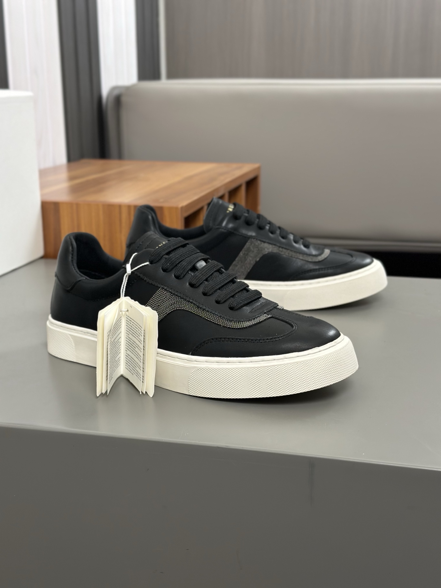 Brunello Cucinelli 2025 ss primavera y verano nuevos zapatos de los hombres a que se refiere (BC) Es