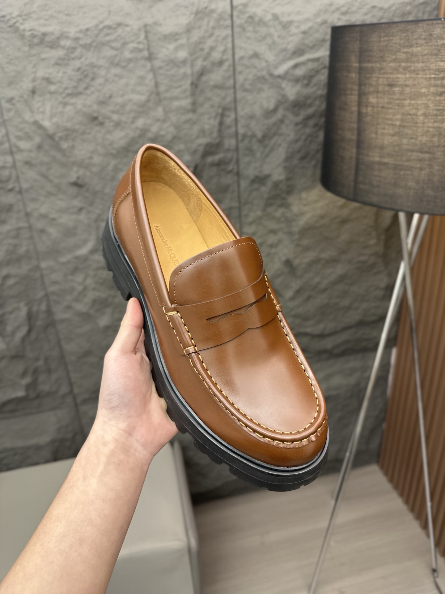 - Nuevo - MQ McQueen 2025 nuevos zapatos derby de cuero para hombre, compró la réplica exacta origin