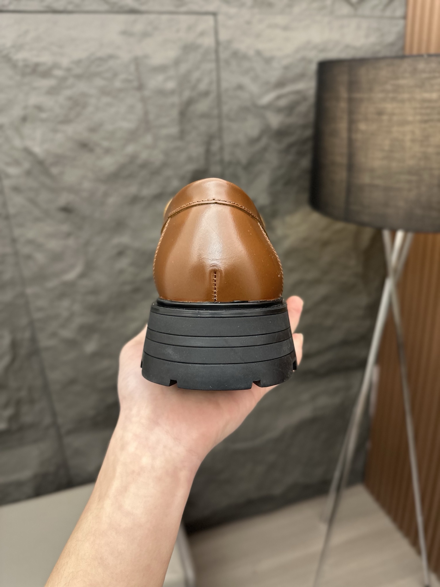 - Nuevo - MQ McQueen 2025 nuevos zapatos derby de cuero para hombre, compró la réplica exacta origin