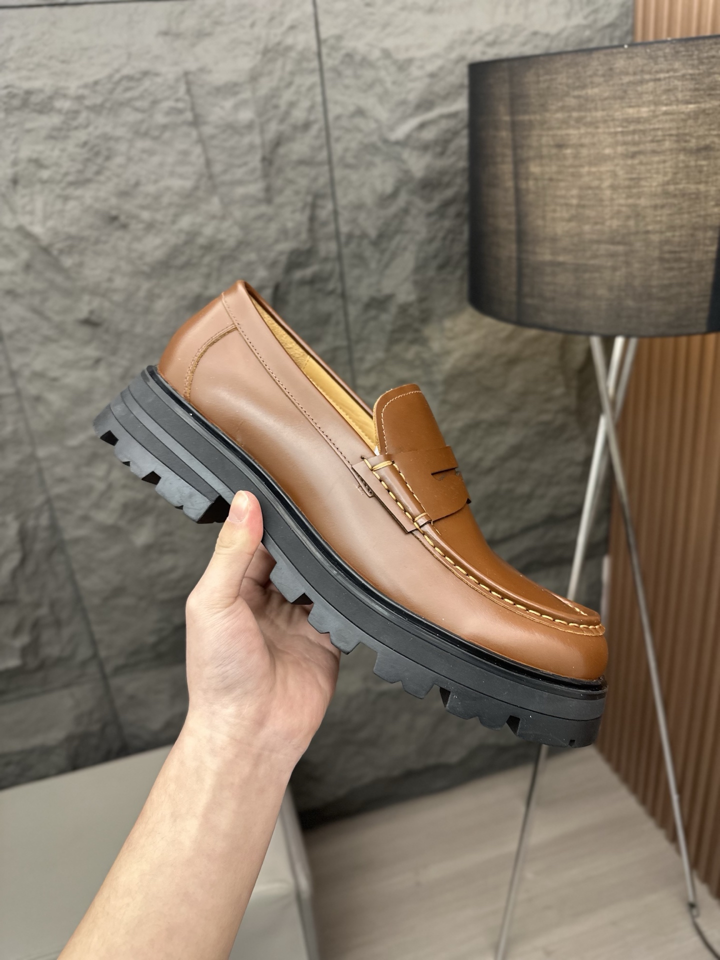 - Nuevo - MQ McQueen 2025 nuevos zapatos derby de cuero para hombre, compró la réplica exacta origin