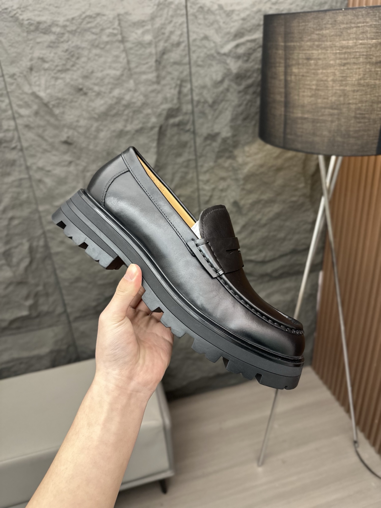 - Nuevo - MQ McQueen 2025 nuevos zapatos derby de cuero para hombre, compró la réplica exacta origin