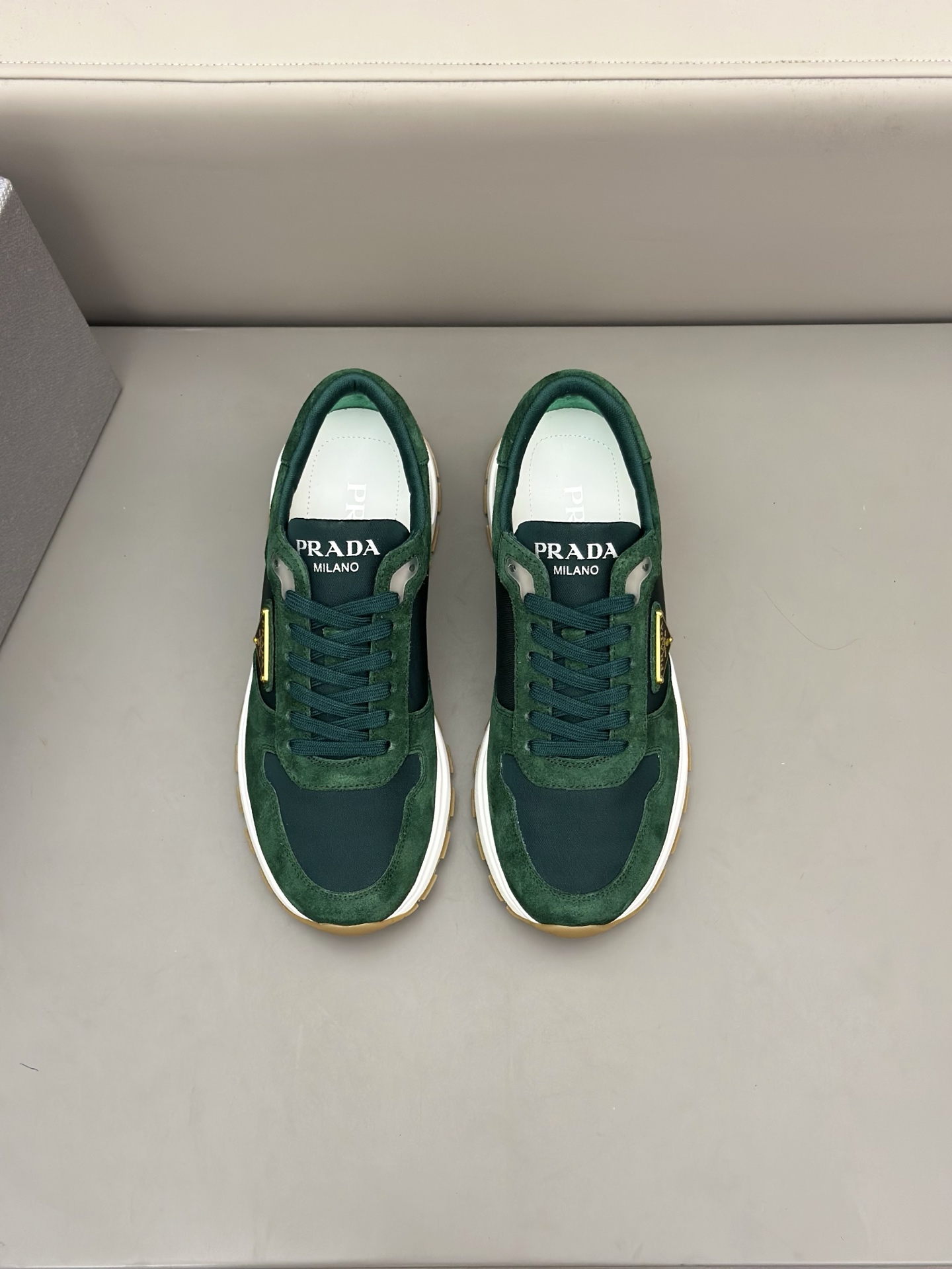 NO:273342,P Top purchasing agent, new products of street-fried men's gods are coming, super popular new counters, original configuration of imported Italian cowhide fabric, high-quality complex splicing technology, classic appearance and new sole are more fashionable, imported cowhide inner mat, breathable and comfortable, original sole is super comfortable, original order goods are high quality, can enter and exit the counter at will, welcome comparison, number 39-44 (order 45),, cowhide19860909P 顶级代购普 炸街男神新品来袭,超人气爆款专柜新款,原厂配置意大利进口牛皮面料,高品质复杂拼接工艺,经典的外观搭配新底更加潮达人,进口牛皮内里垫,透气舒适,鞋底原厂特供原版底超级舒适,原厂跟单货高品质,可随意进出专柜,欢迎对比,码数 39-44（订 45）,,cowhide,Men's shoes