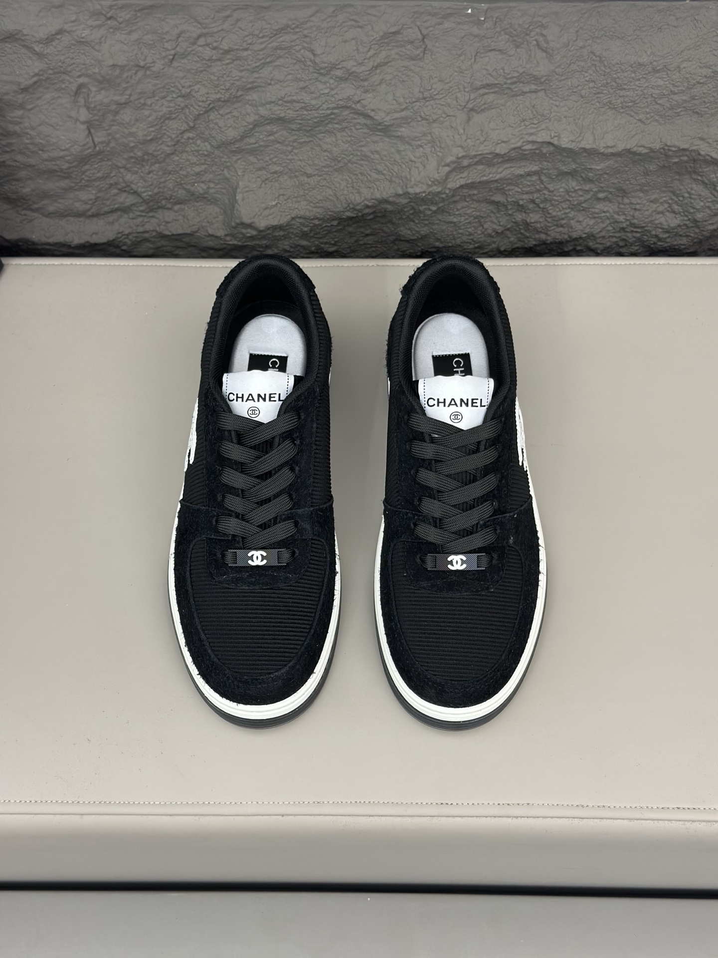 NO:273686,Ch@nel new spring and summer sports shoes fabric made of Italian imported beef reverse velvet color combination. Various color combinations   reflective edges design sense. Breathable and comfortable inner. Fashionable essence must be entered 39-44 (38 45 customized),, sneakers19860909Ch@nel 春夏新款运动鞋 面料意大利进口牛反绒拼色而成 多种拼色 反光边料的设计感 透气舒适内里 时髦精必入码数39-44（38 45订做）,,sneakers,Men's shoes