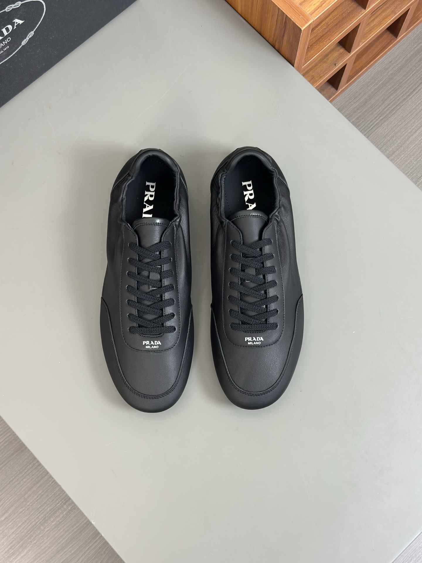 [PRADA] - Calidad de gama alta Original único - Parte superior: piel de becerro de gamuza, lona de m