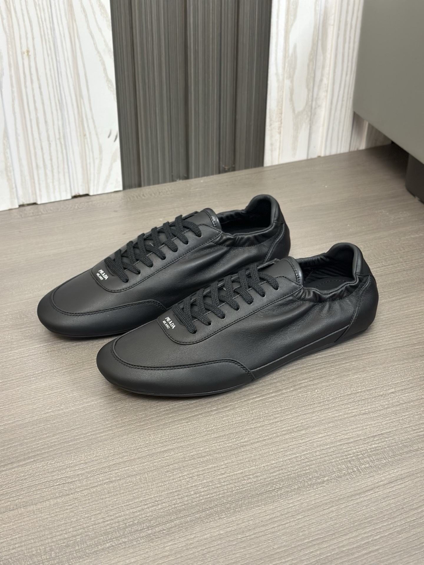 [PRADA] - Calidad de gama alta Original único - Parte superior: piel de becerro de gamuza, lona de m