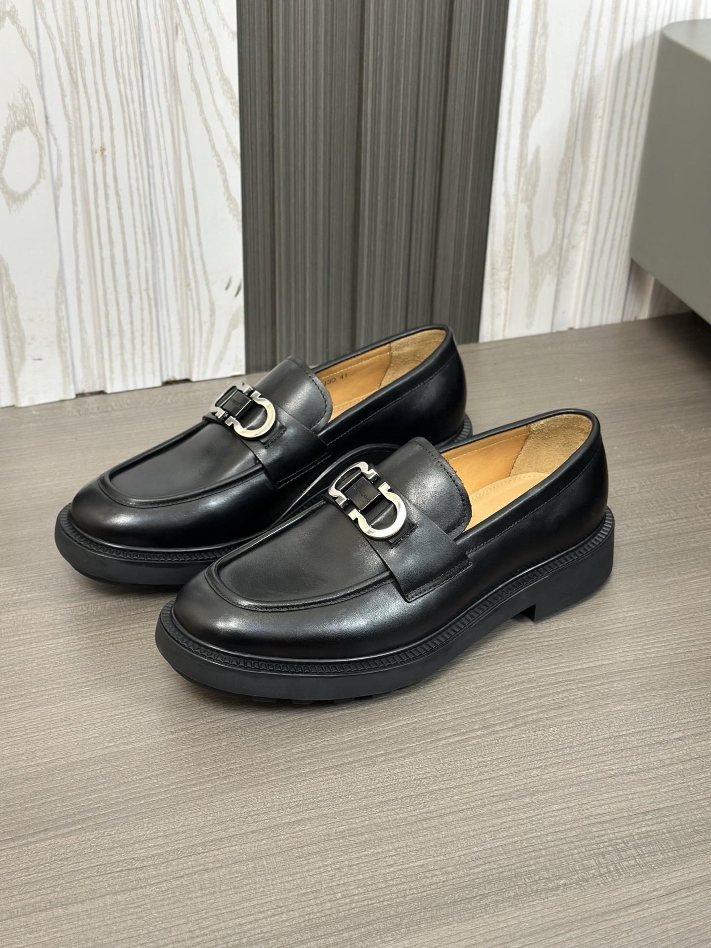 Salvatore Ferragamo Men's Leather Loafers with Buckle Detail - Black 6 i1742173481011 9863 0 4