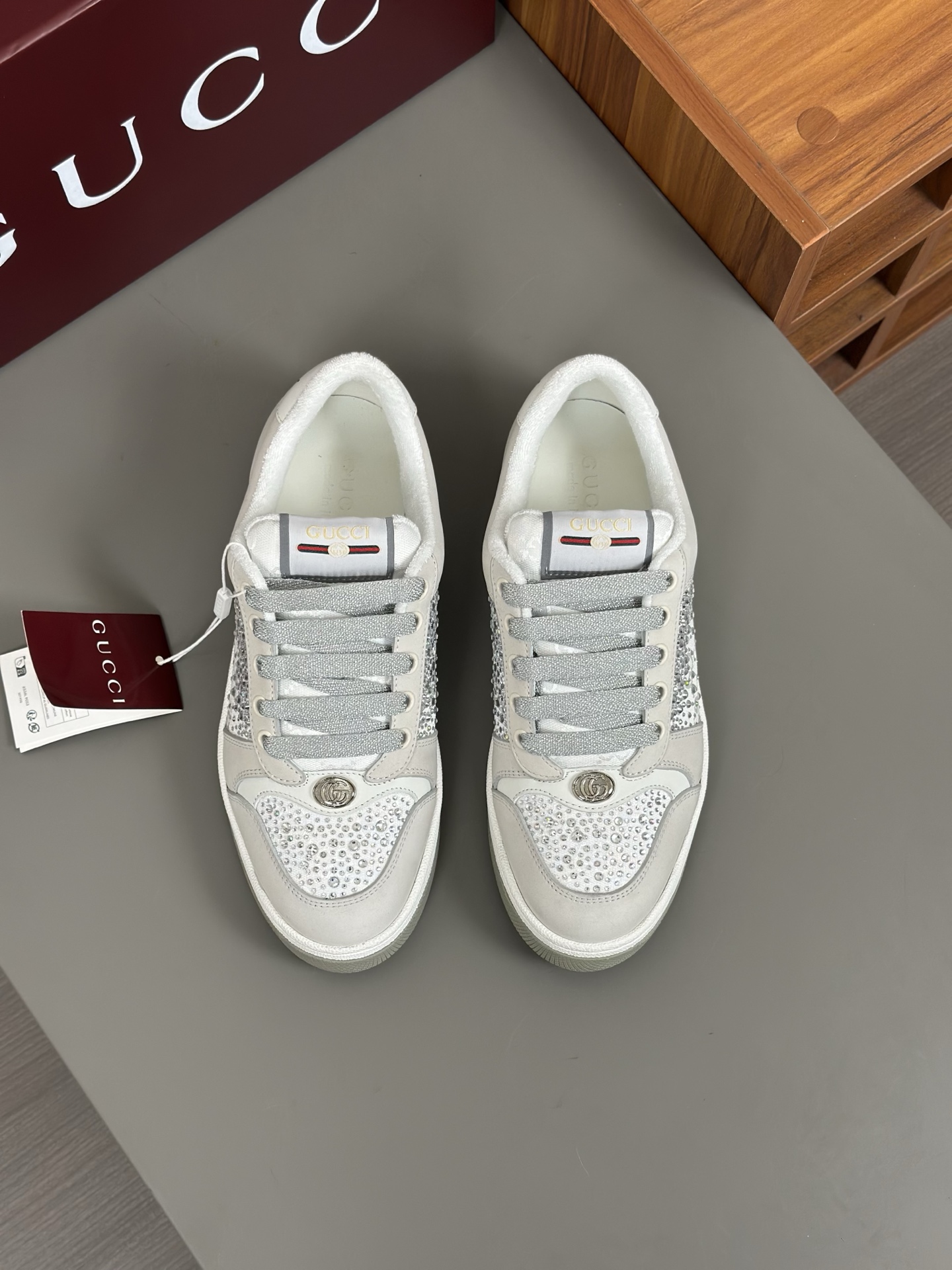 NO:274094,G Top Purchase Ancient Street Fried Street Men's Fashion Shoes Counter is available for sale at the same time. Original configuration is imported from Italy and imported cowhide with printed fabrics. High-quality splicing complex craftsmanship, soft and comfortable towel cloth inner mats, original soles are specially supplied with original soles, super comfortable, original order goods, high-quality, you can enter and exit the counter at will. Welcome to compare the counter synchronization, number of codes 38-44 (order 45),, cowhide19860909G 顶级代购 古 炸街男神潮鞋专柜同步发售原厂配置,意大利进口原版进口牛皮搭配印花布面料,高品质拼接复杂工艺,柔软舒适毛巾布内里垫,鞋底原厂特供原版底超级舒适,原厂跟单货 高品质,可随意进出专柜,欢迎对比专柜同步,码数 38-44（订 45）,,cowhide,Men's shoes