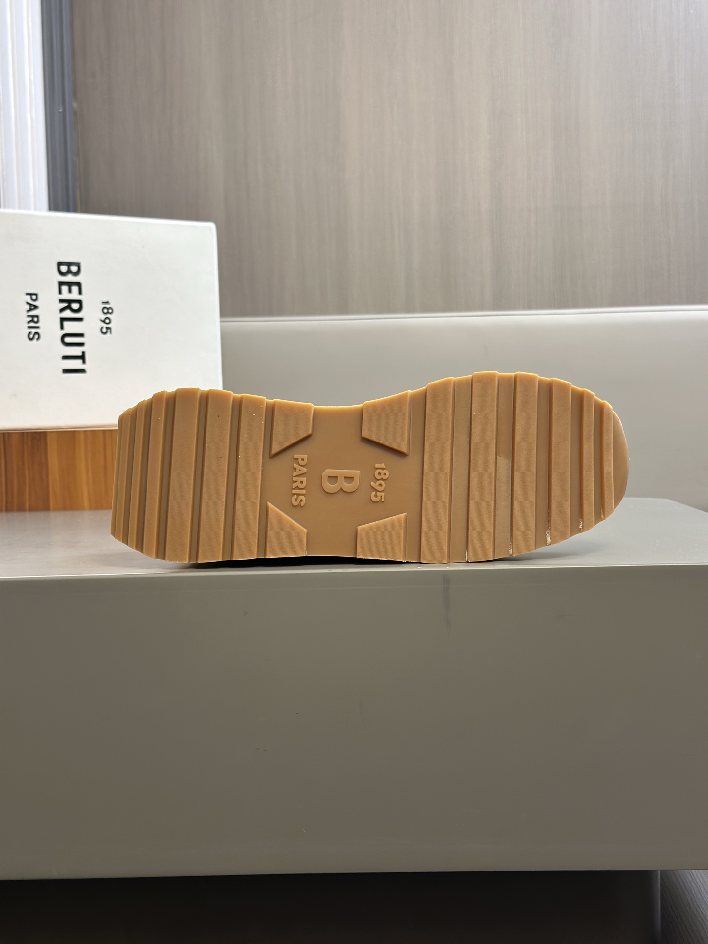 Nuevos zapatos Berluti Bruti para hombre Muy trabajados Puramente hechos a mano Este zapato excepcio