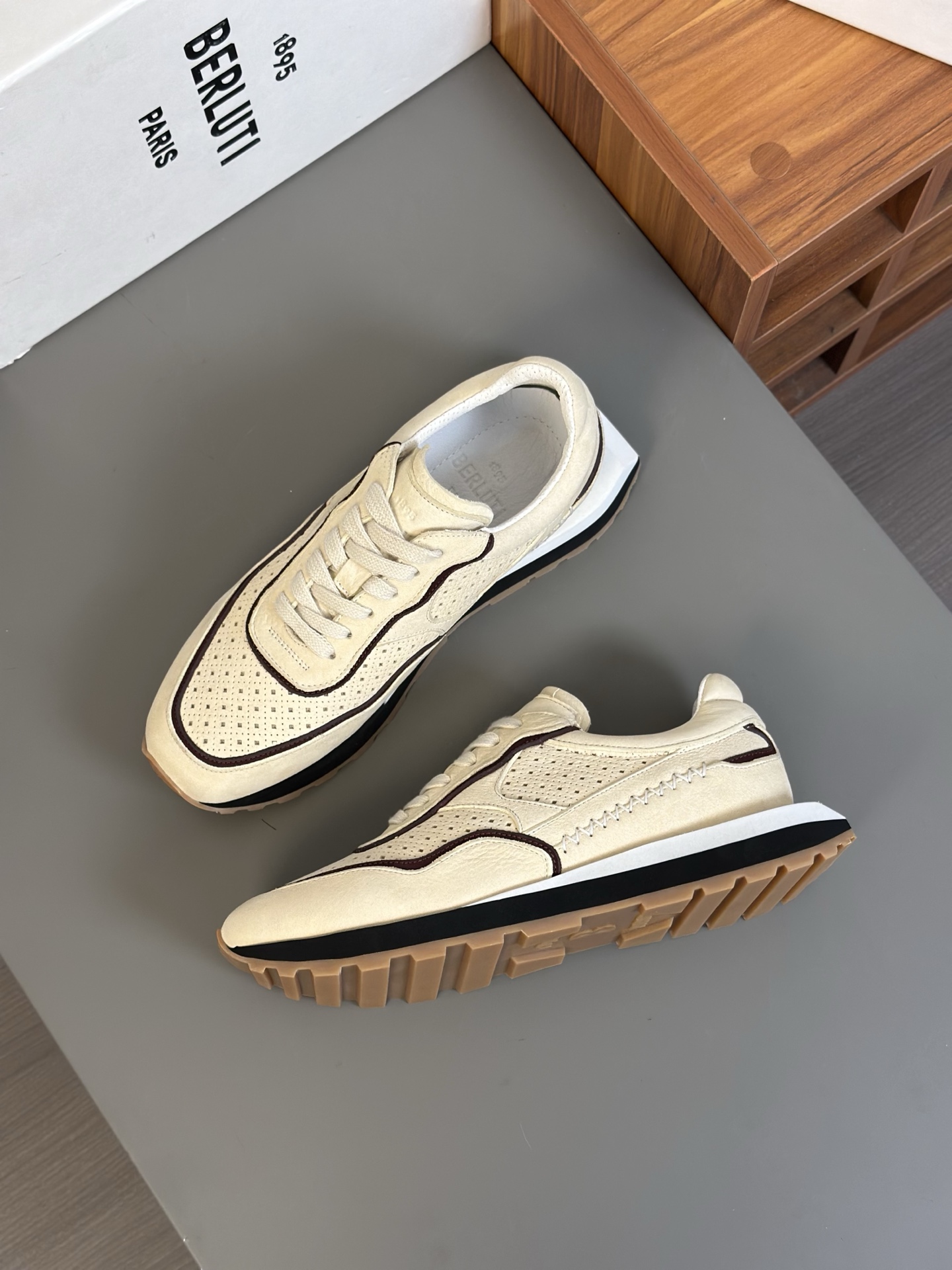 Nuevos zapatos Berluti Bruti para hombre Muy trabajados Puramente hechos a mano Este zapato excepcio