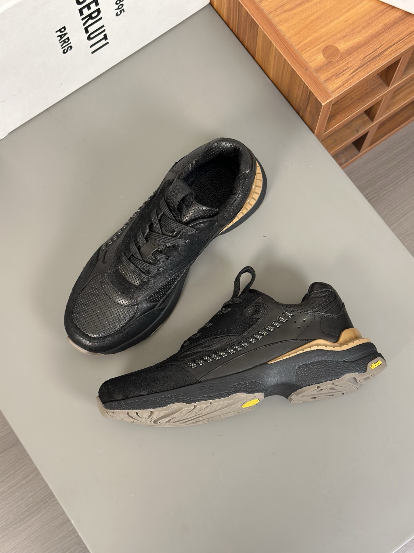 Nuevos zapatos Berluti Bruti para hombre Muy trabajados Puramente hechos a mano Este zapato excepcio