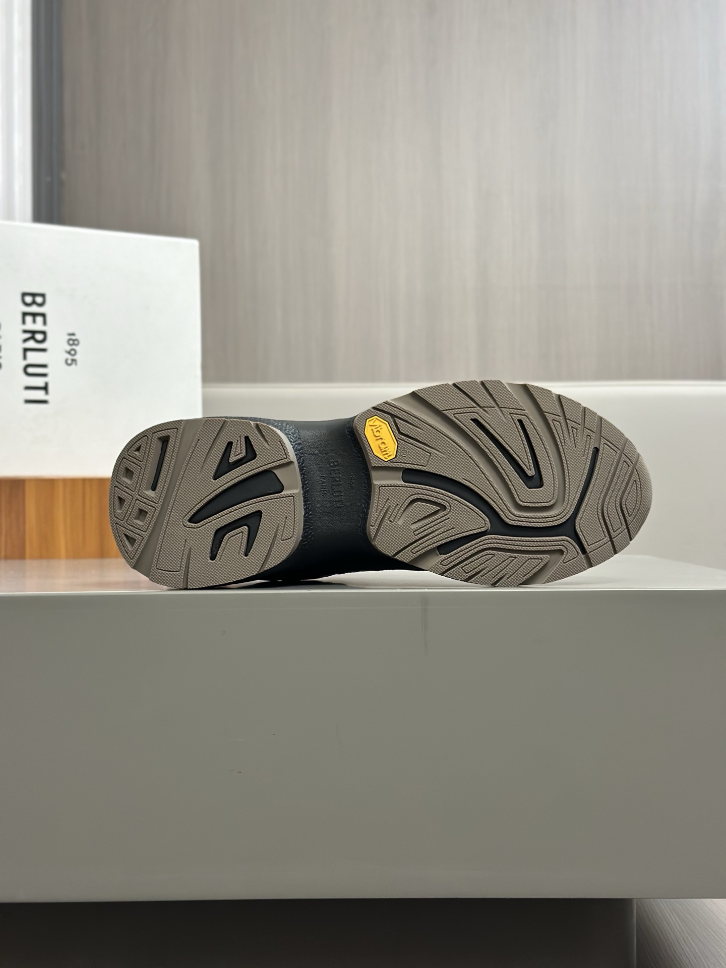 Nuevos zapatos Berluti Bruti para hombre Muy trabajados Puramente hechos a mano Este zapato excepcio