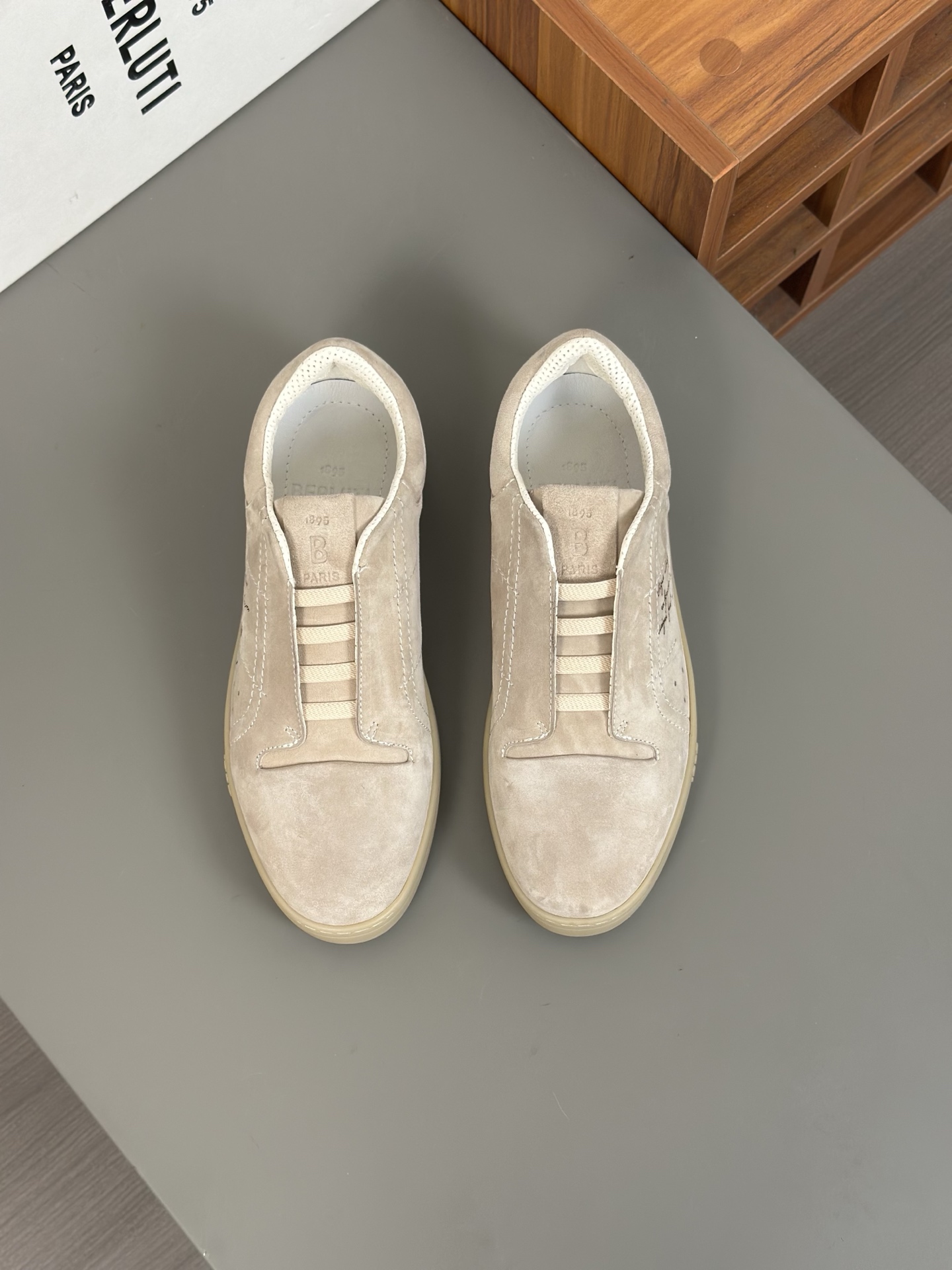 Nuevos zapatos Berluti Bruti para hombre Muy trabajados Puramente hechos a mano Este zapato excepcio