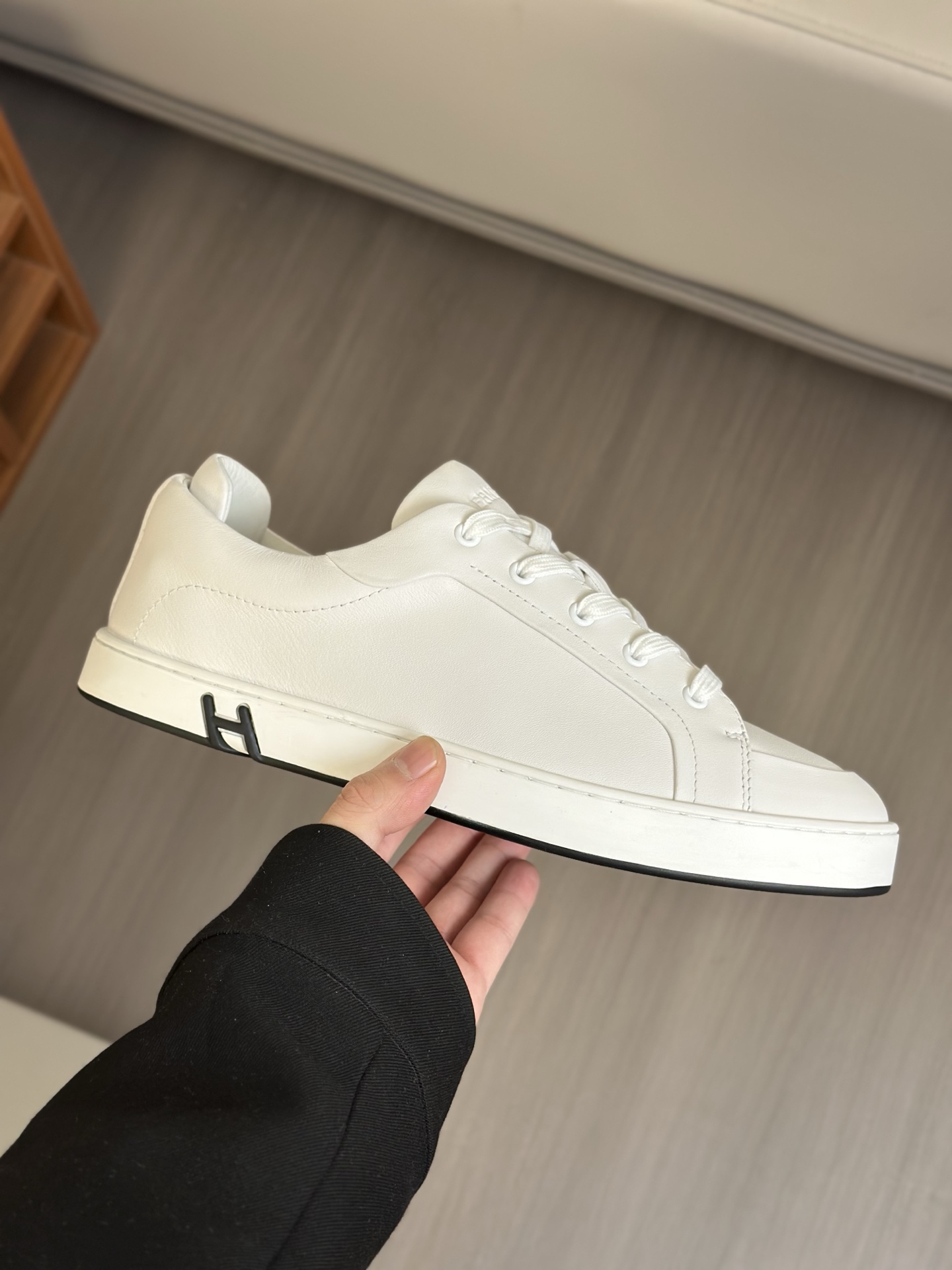 Hermès White Nappa Leather Sneakers for Men, Designer Casual Shoes 5 i1742174795673 7950 0 3