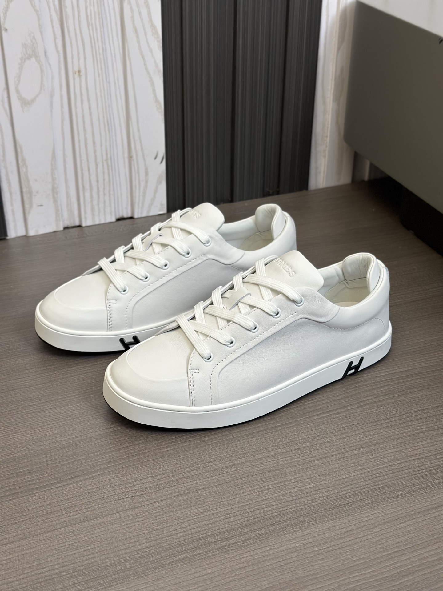 Hermès White Nappa Leather Sneakers for Men, Designer Casual Shoes 6 i1742174796655 8048 0 4