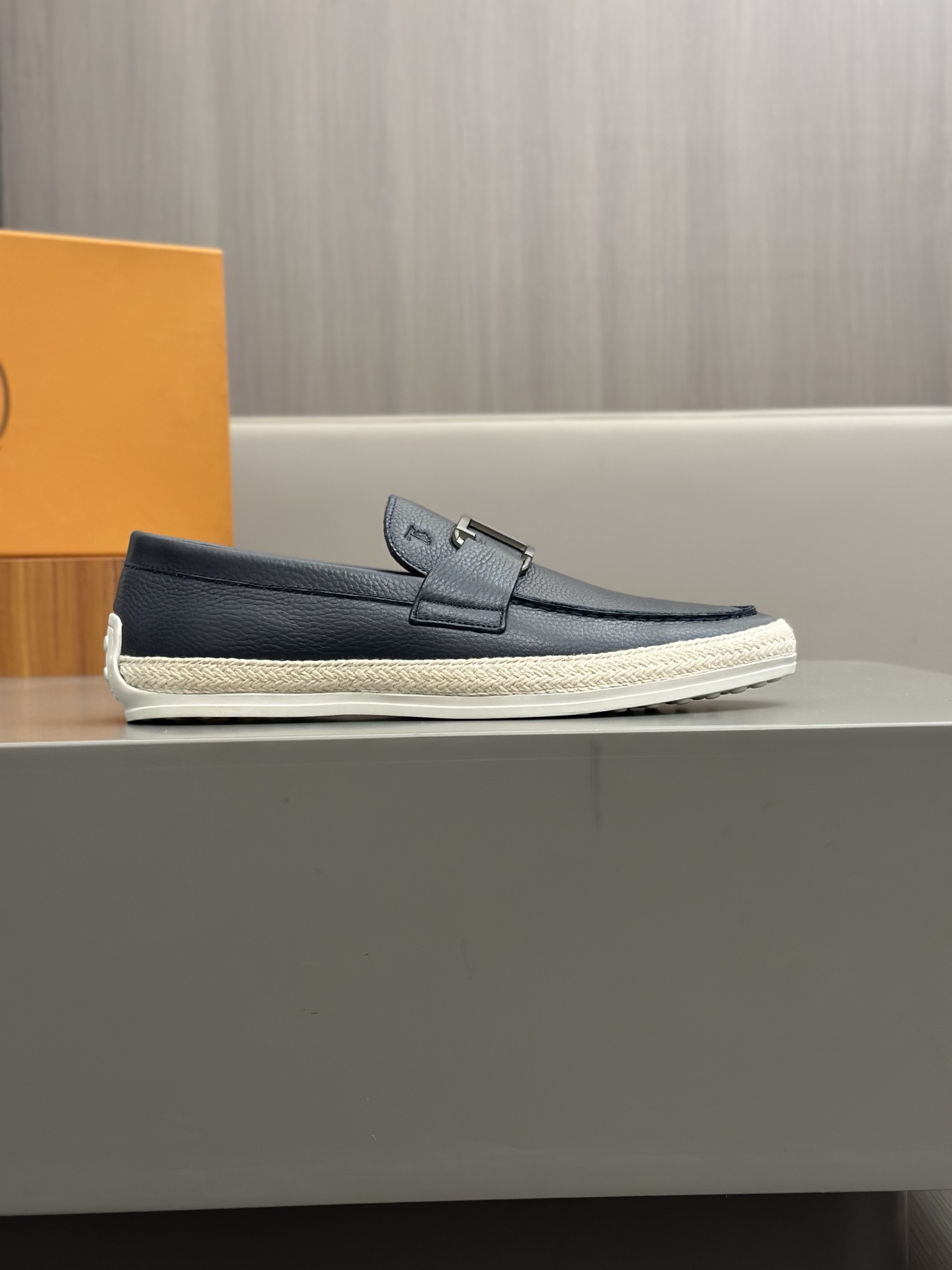 Tod's Men's Leather Loafers with Logo Bar and Hand-Stitched Details 5 i1742531546775 5607 0 3