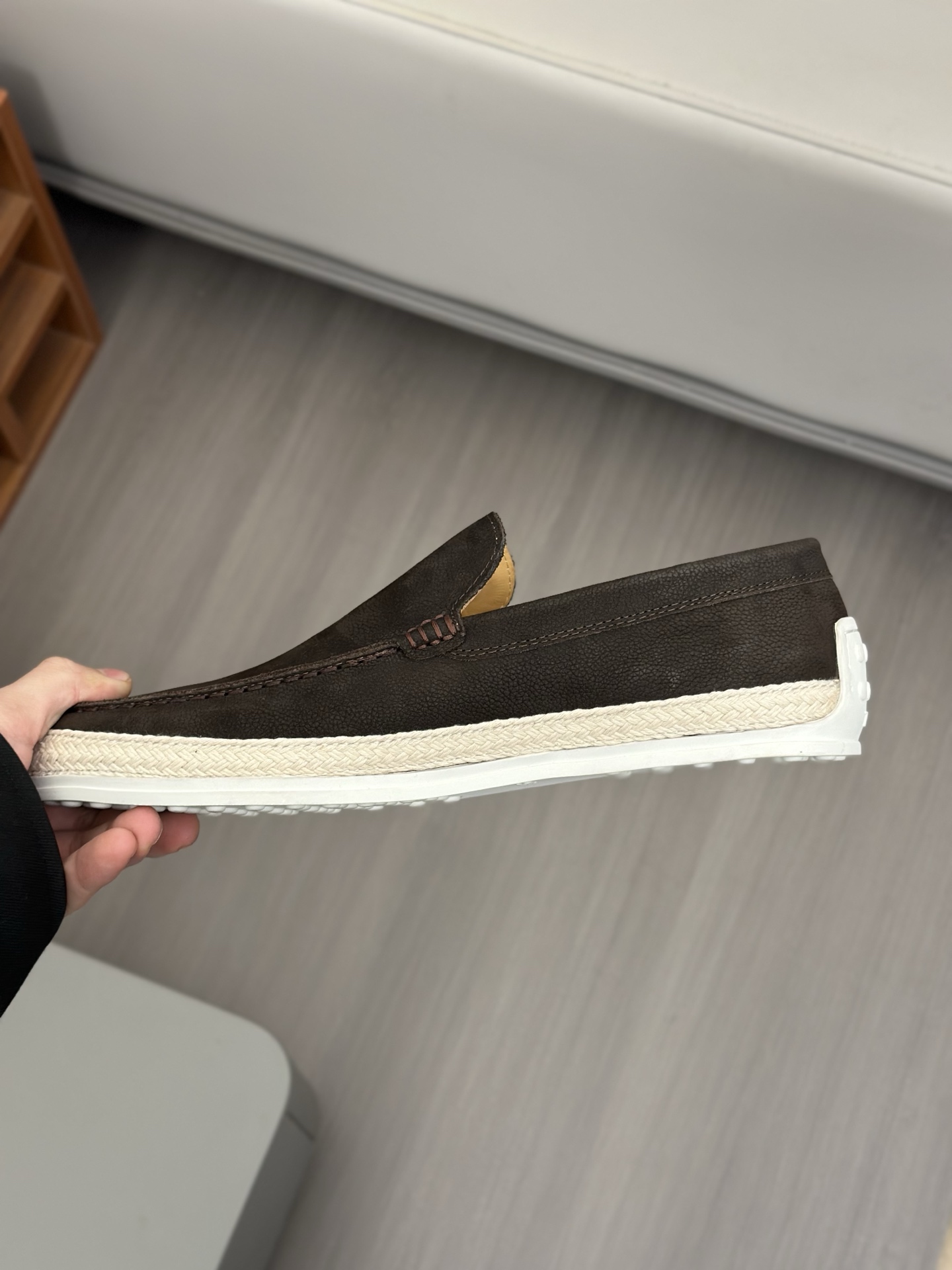 Tod'S/Tod'S Men's LoafersEstos mocasines están hechos de elegante cuero de vaca de primera capa impo