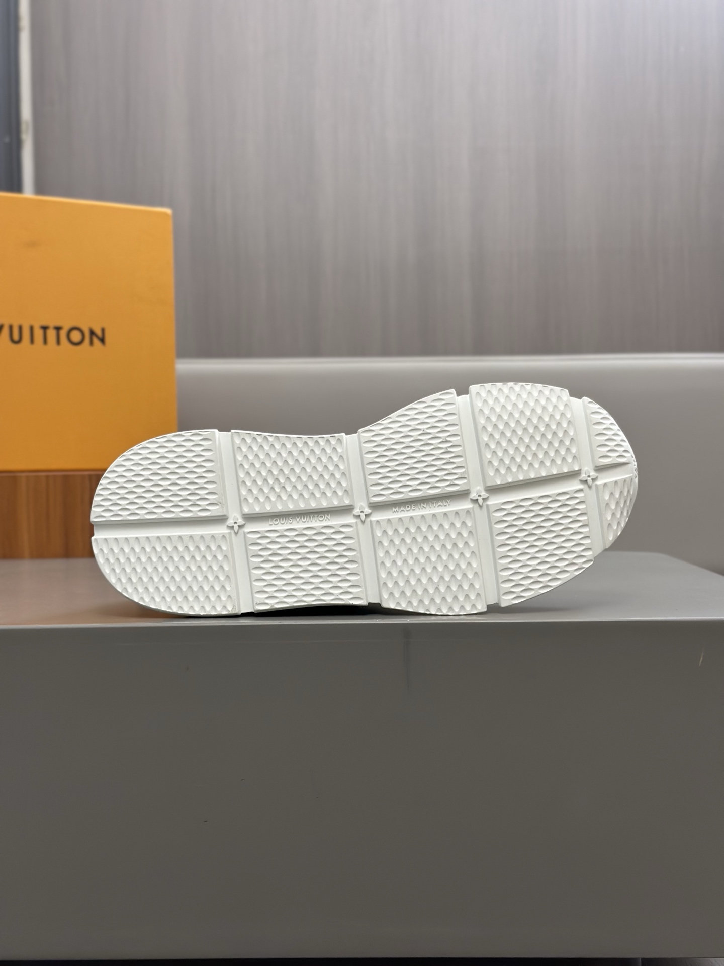 Louis Vuitton Trainer Sneakers - Upgraded Quality & Unbeatable Comfort 9 i1742542797143 3821 0 7