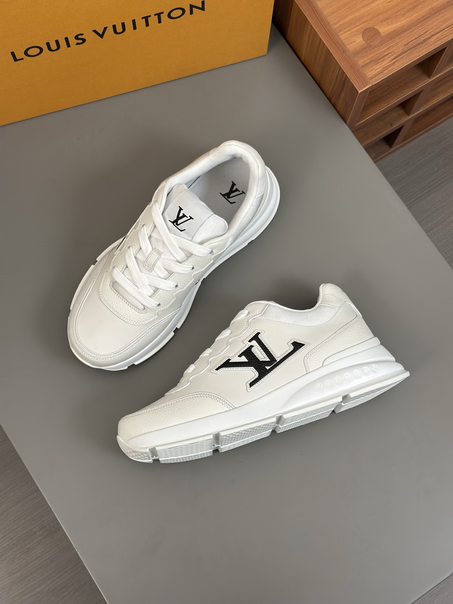 Louis Vuitton Trainer Sneakers - Upgraded Quality & Unbeatable Comfort 3 i1742542798867 8274 0 1