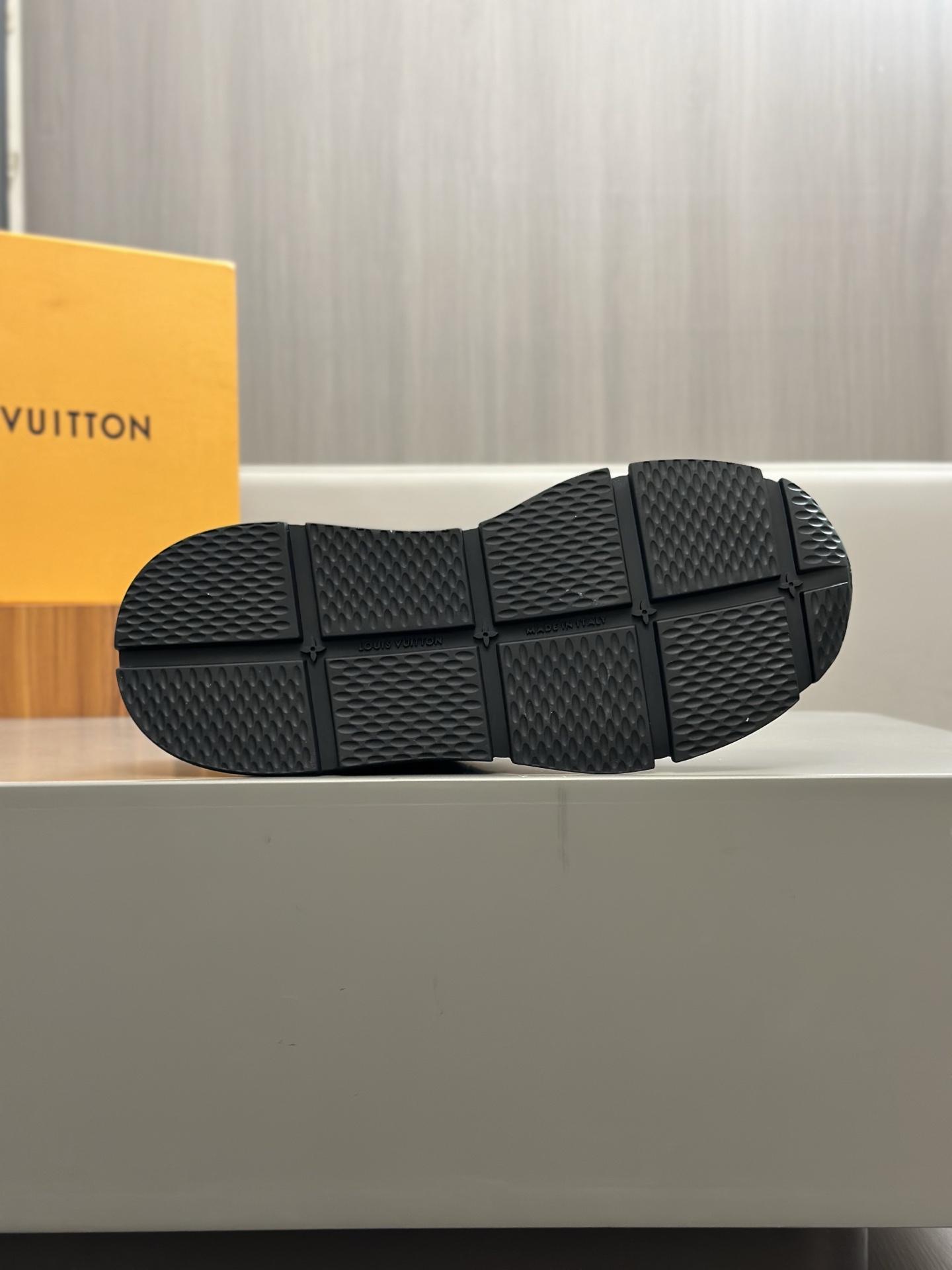 Louis Vuitton Trainer Sneaker: Premium Quality, Stylish Design, Ultimate Comfort 10 i1742542810574 6457 0 8