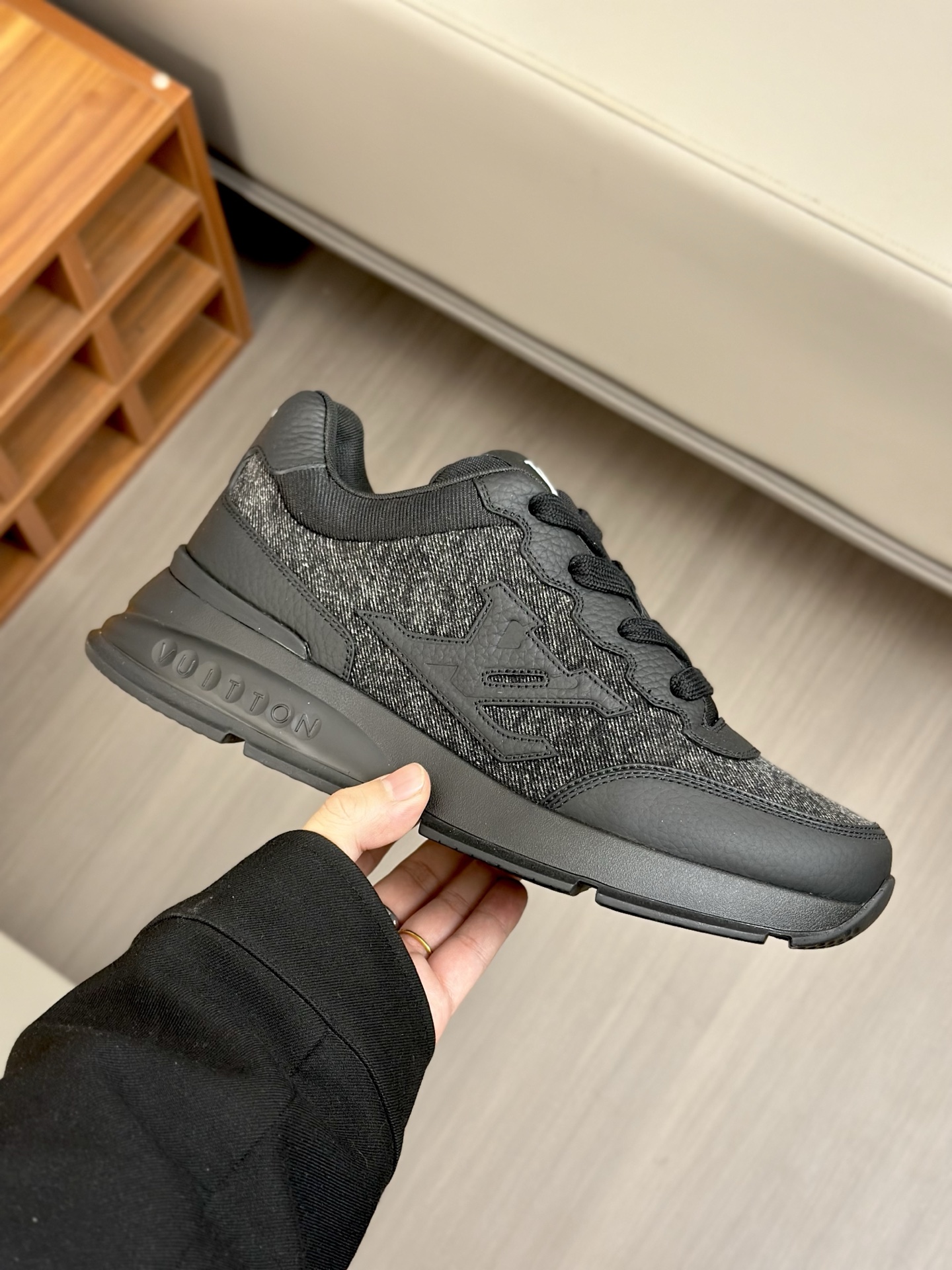 Louis Vuitton Trainer Sneaker: Premium Quality, Stylish Design, Ultimate Comfort 7 i1742542826898 2062 0 5