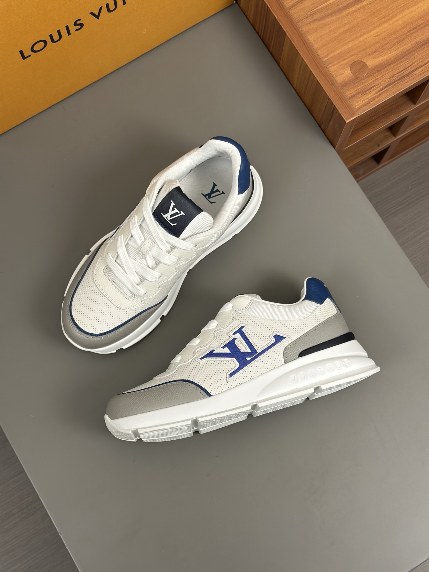 Louis Vuitton Trainer Sneakers: Iconic Design, Premium Quality (Sizes 39-44) 3 i1742542836634 3974 0 1