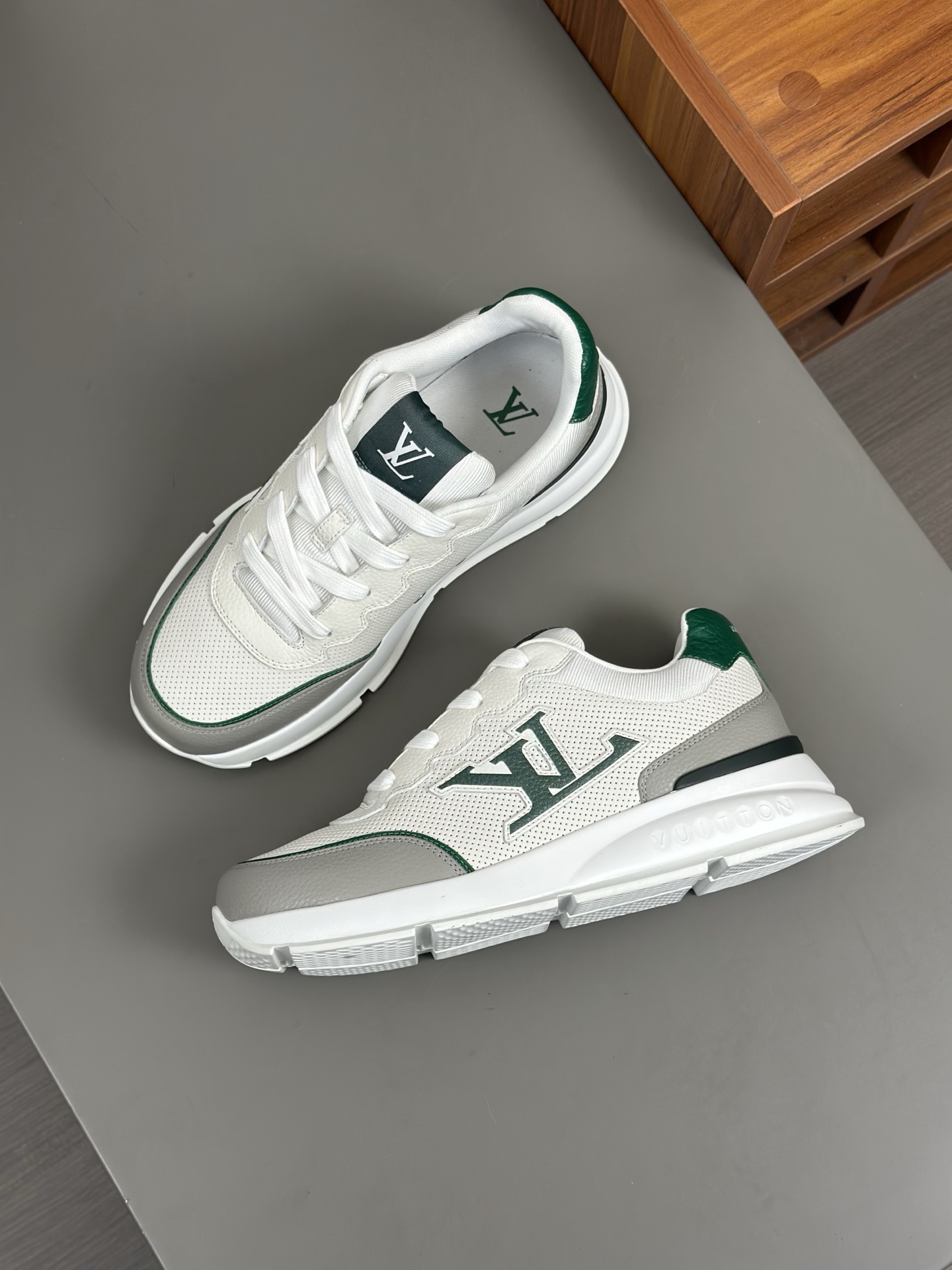 Louis Vuitton Trainer Sneakers: Upgraded Quality, Stylish Design, Limited Edition 3 i1742544034835 8657 0 1
