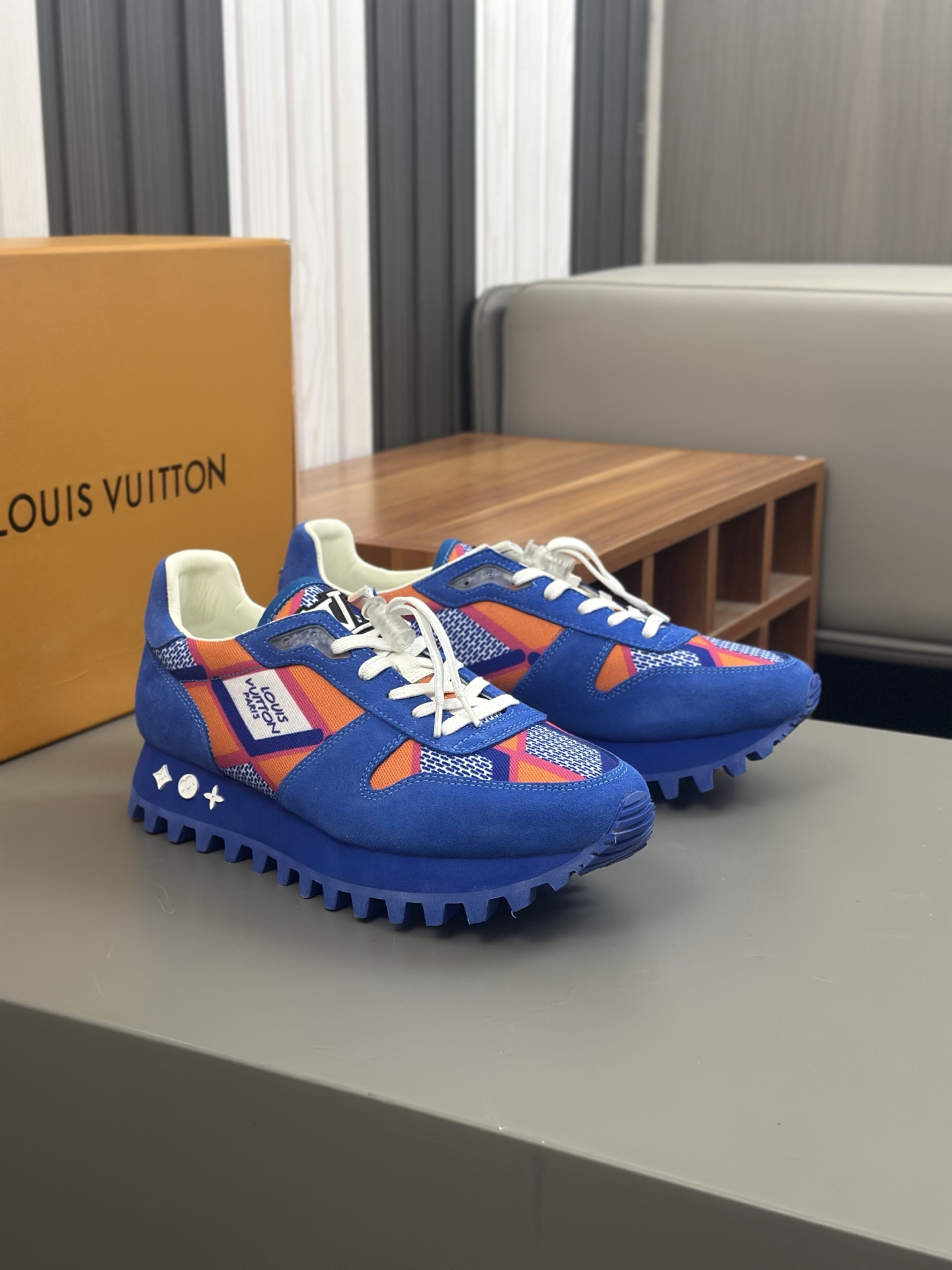 Louis Vuitton Men's Blue Leather and Printed Fabric Casual Sneakers 5 i1742765897403 472 0 3