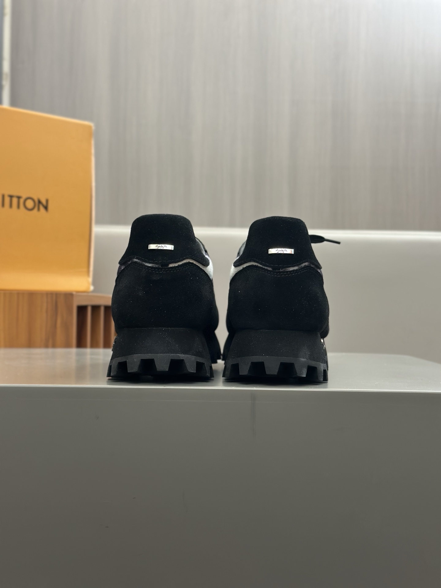 Louis Vuitton Men's Run Away Pulse Sneaker Black size 38-44, Top Quality 10 i1742765998574 4275 0 8