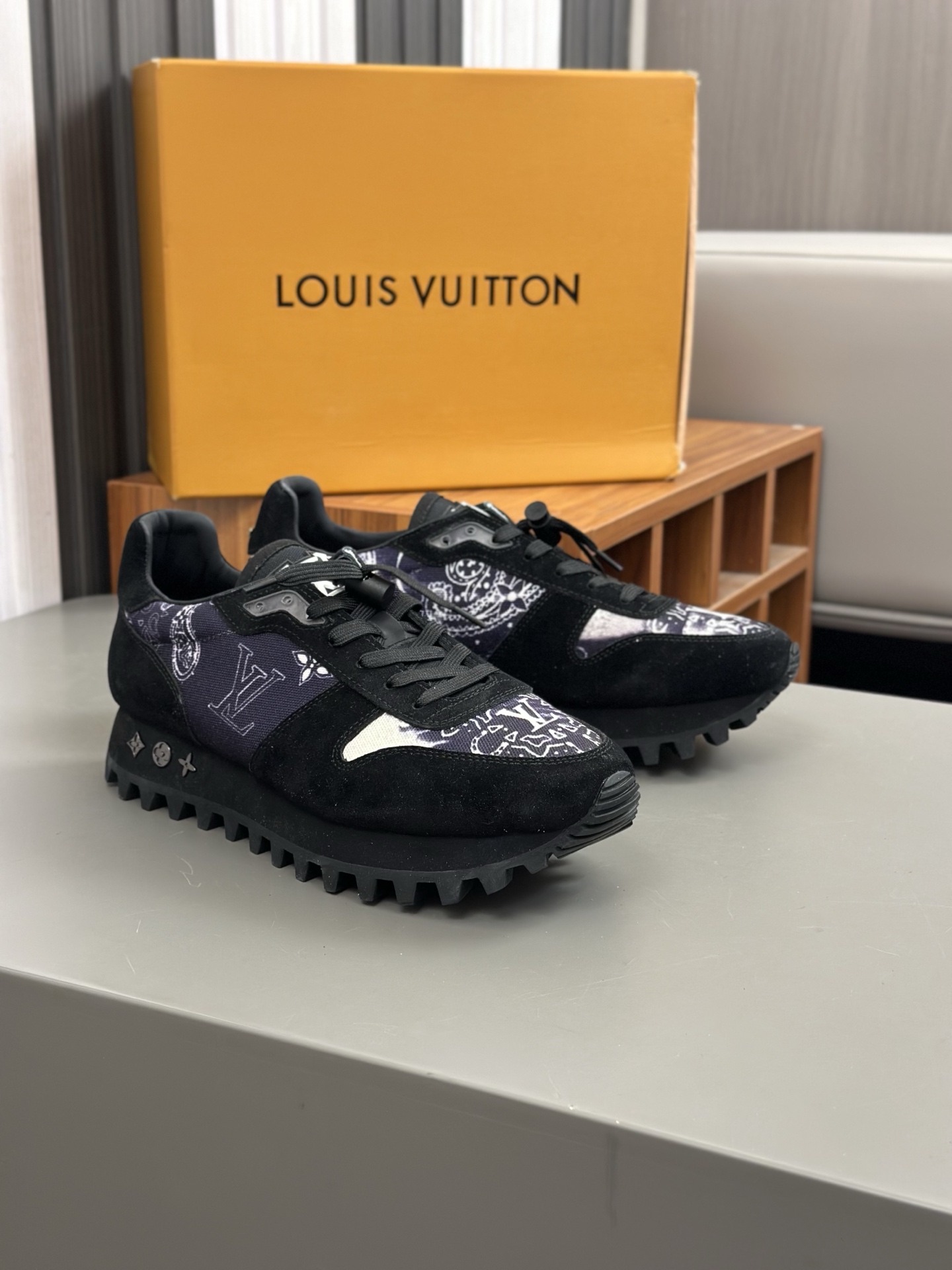 Louis Vuitton Men's Run Away Pulse Sneaker Black size 38-44, Top Quality 5 i1742765999725 628 0 3