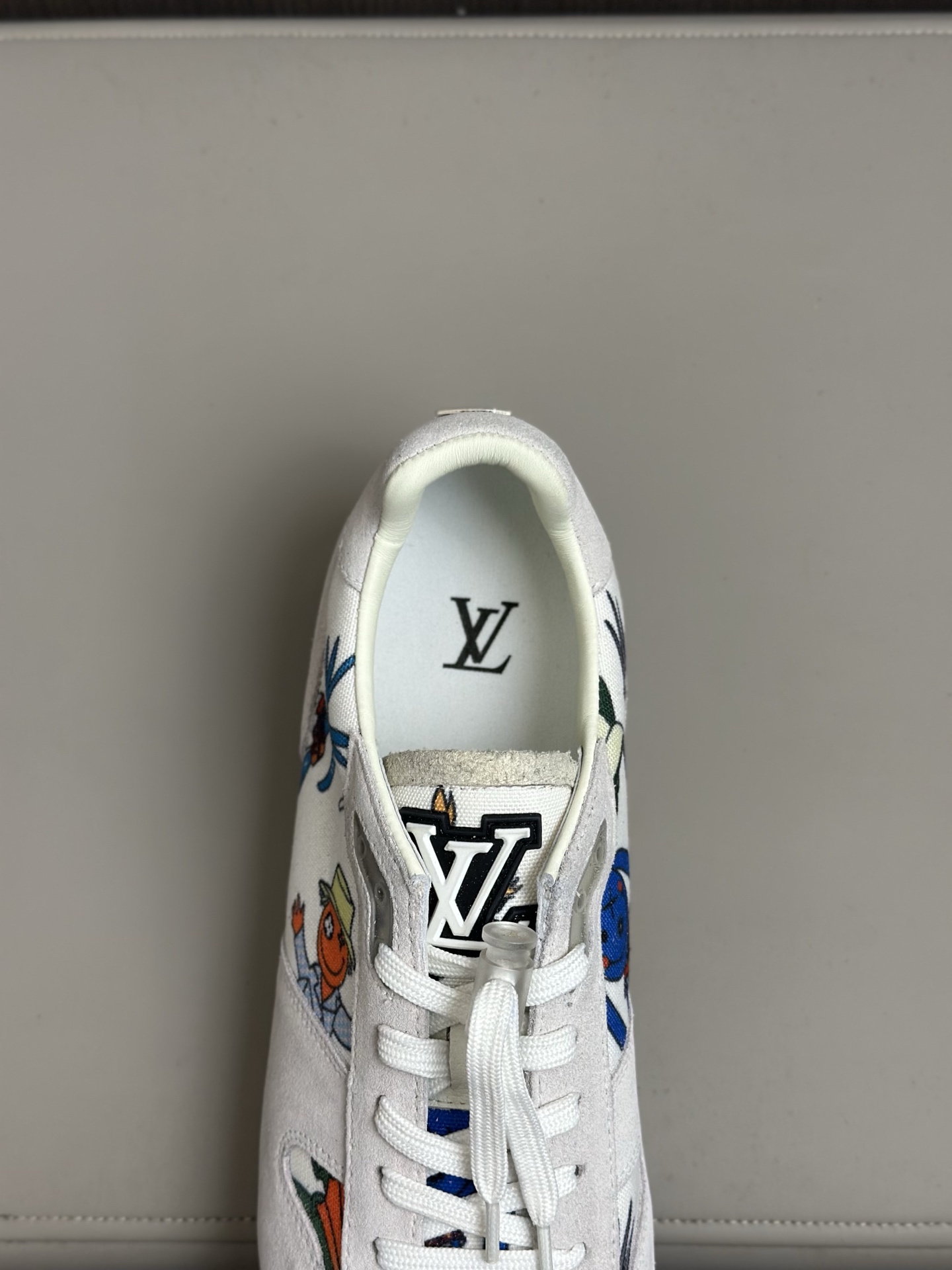 Louis Vuitton Men's Casual Sneakers: Italian Leather, Stylish Print Design 8 i1742766091434 9286 0 6