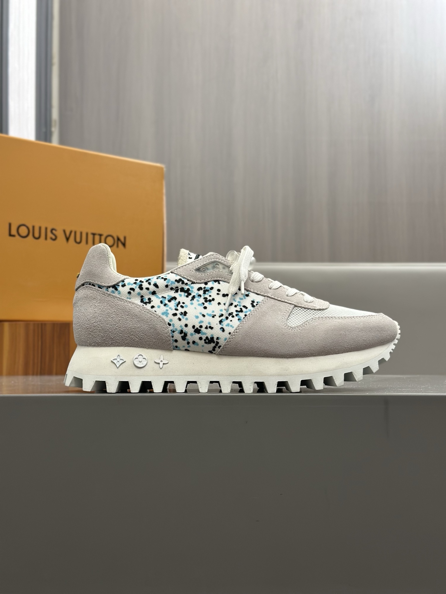 Men's Designer Fashion Sneakers: Italian Leather, Comfortable Fit (Sizes 38-44) 5 i1742766139113 9956 0 3