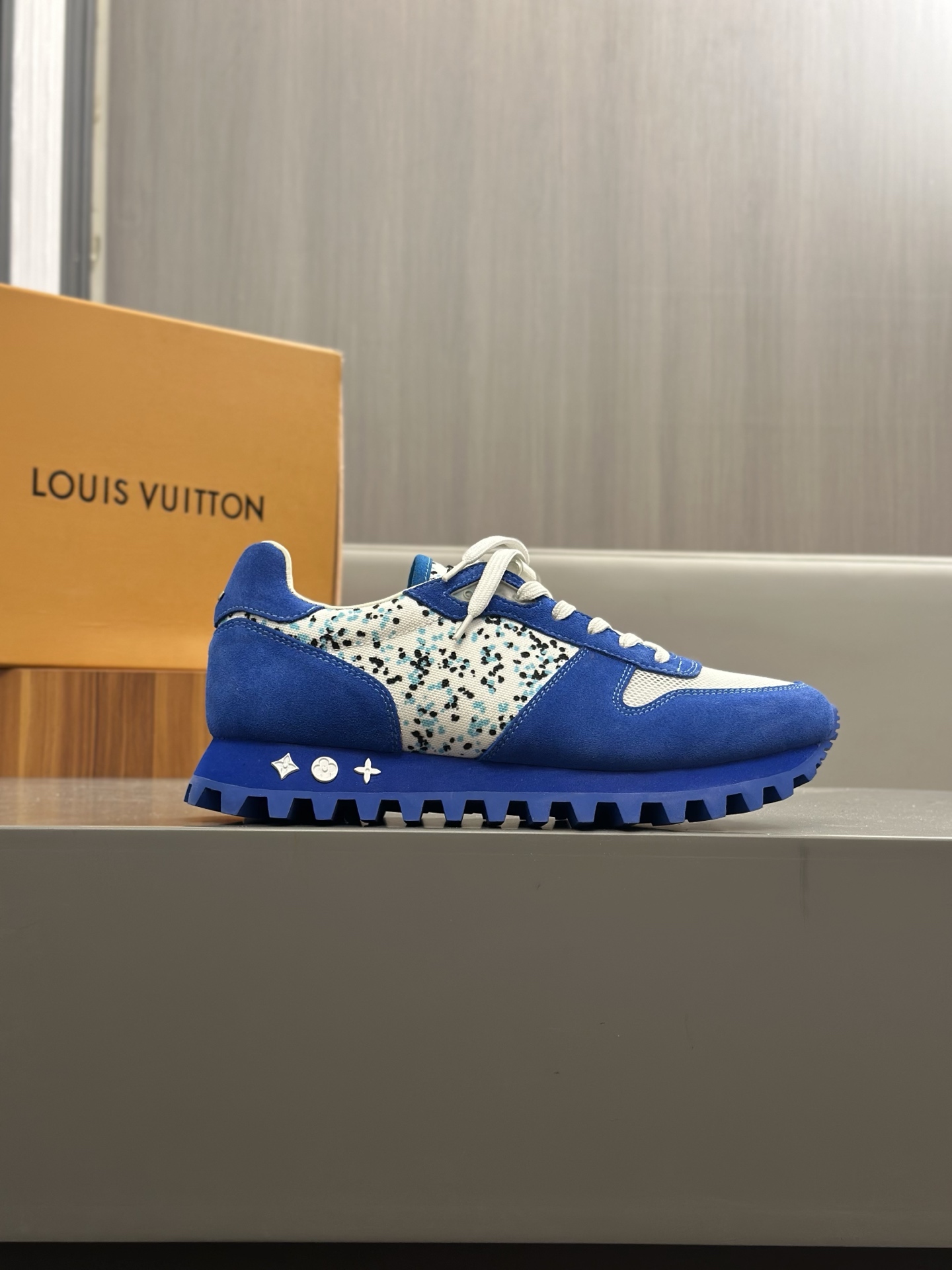 Louis Vuitton Men's Blue Leather and Printed Fabric Casual Sneakers 4 i1742766285309 9288 0 2