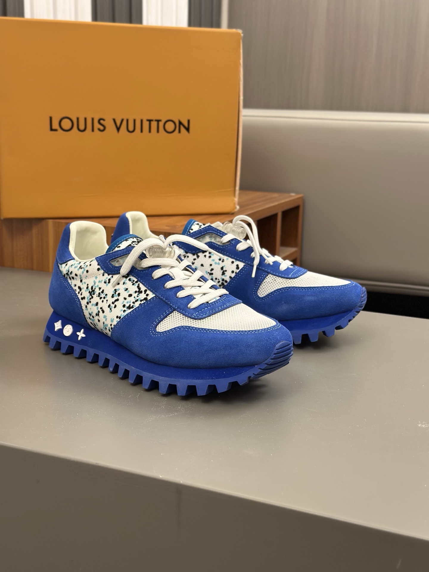 Louis Vuitton Men's Blue Leather and Printed Fabric Casual Sneakers 5 i1742766285326 3382 0 3