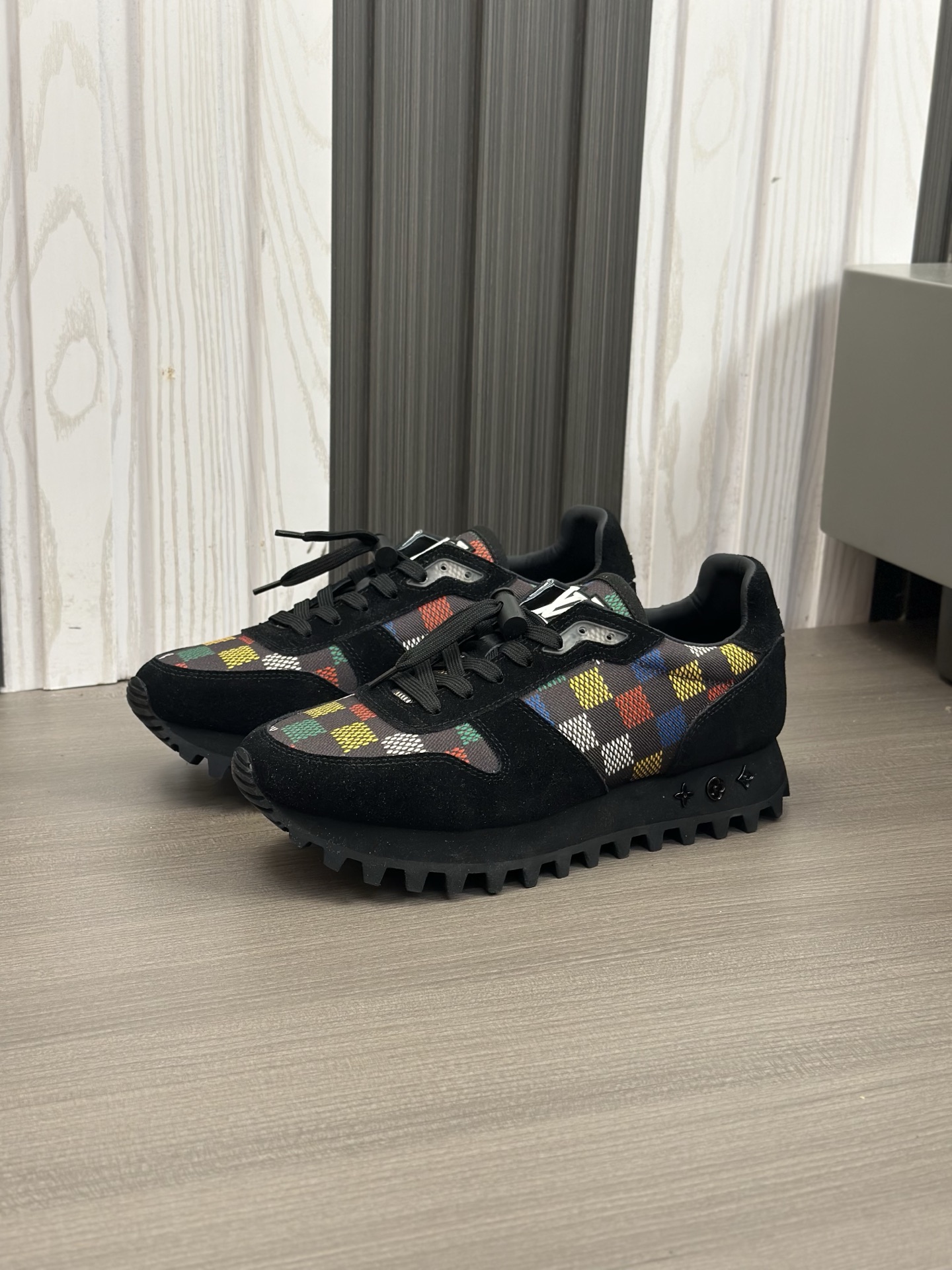 Louis Vuitton Men's Multicolor Checkered Print Leather Casual Sneakers 6 i1742766329322 4766 0 4