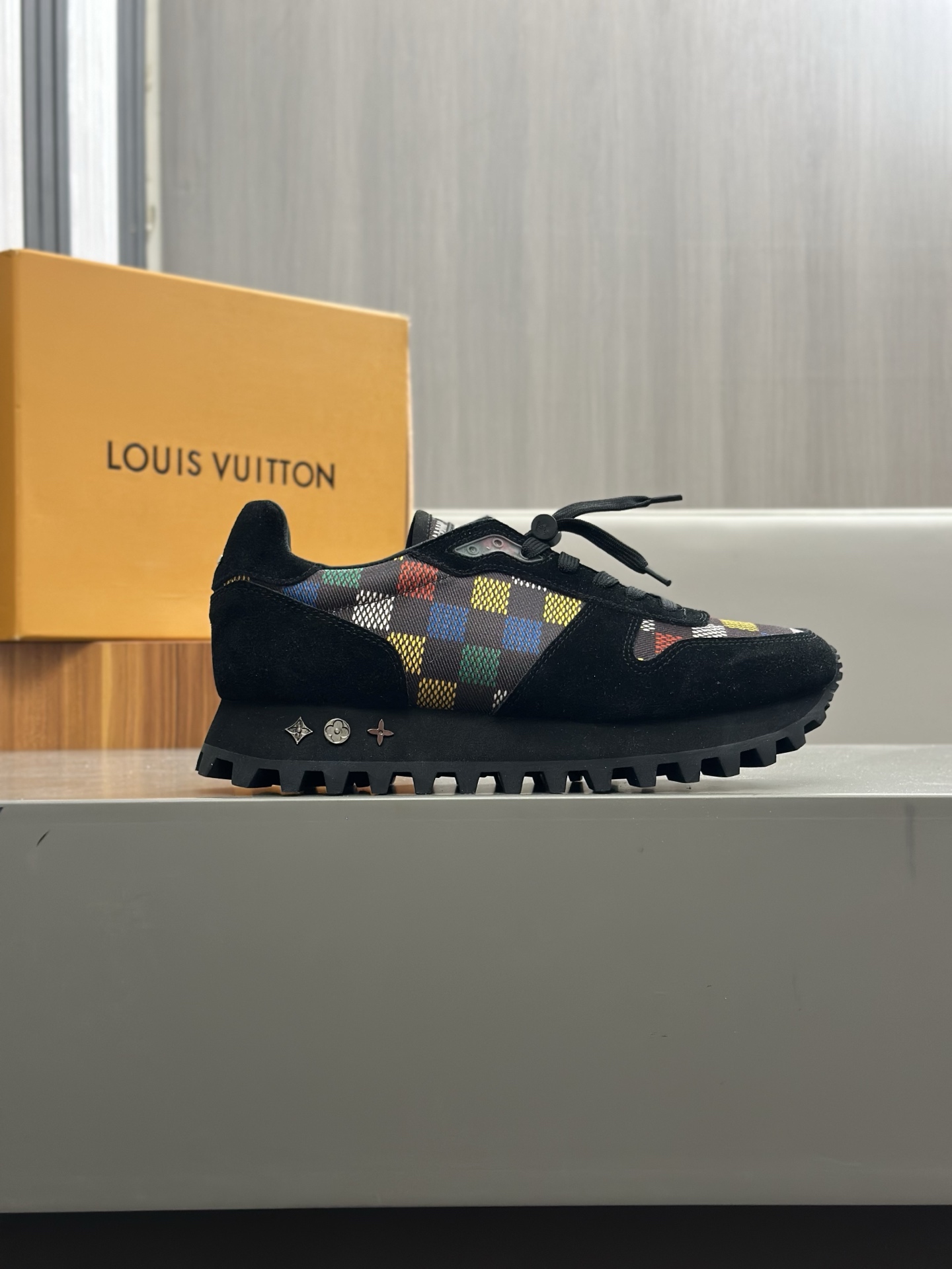Louis Vuitton Men's Multicolor Checkered Print Leather Casual Sneakers 4 i1742766329348 4230 0 2
