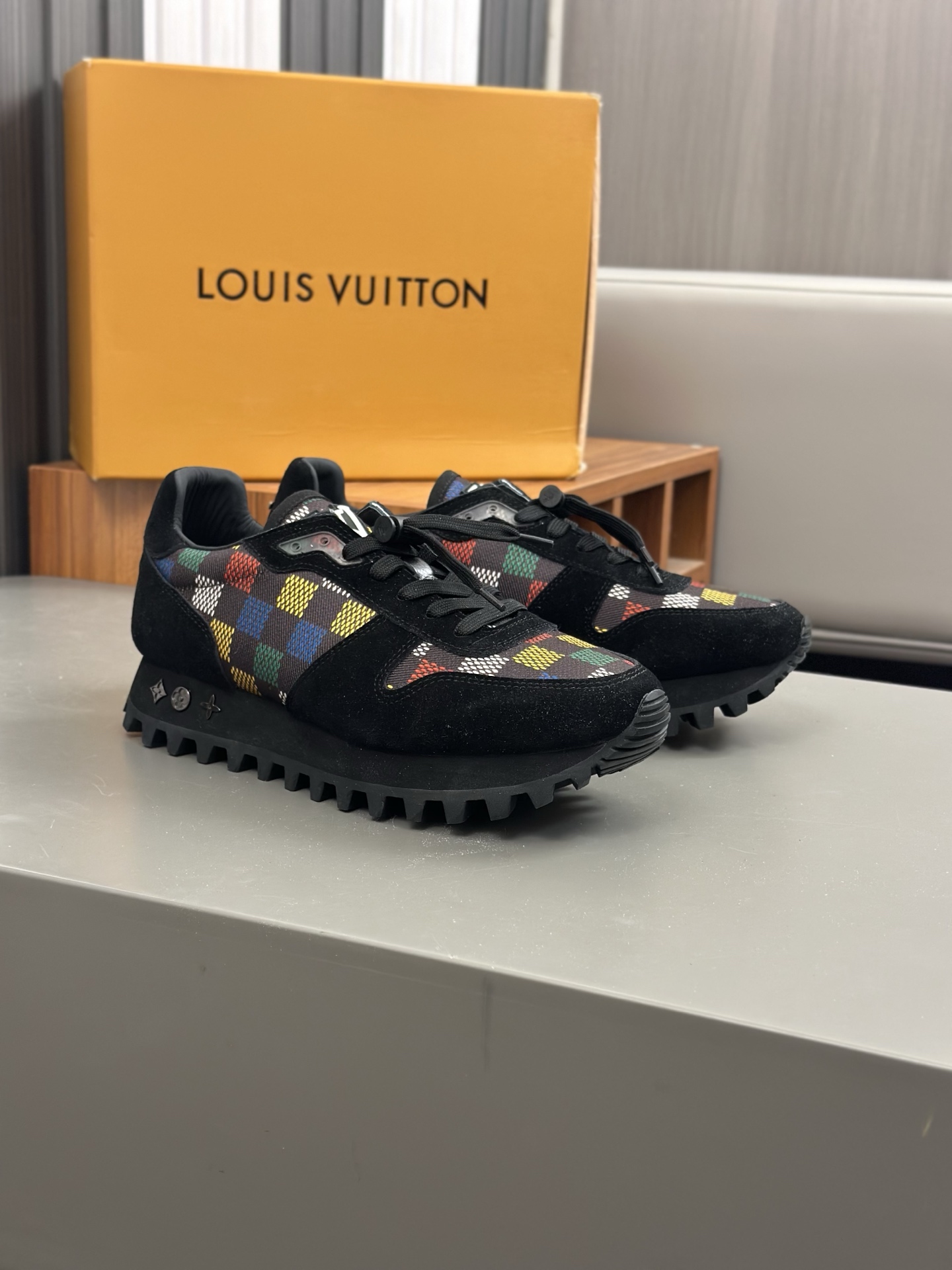 Louis Vuitton Men's Multicolor Checkered Print Leather Casual Sneakers 5 i1742766330694 2460 0 3