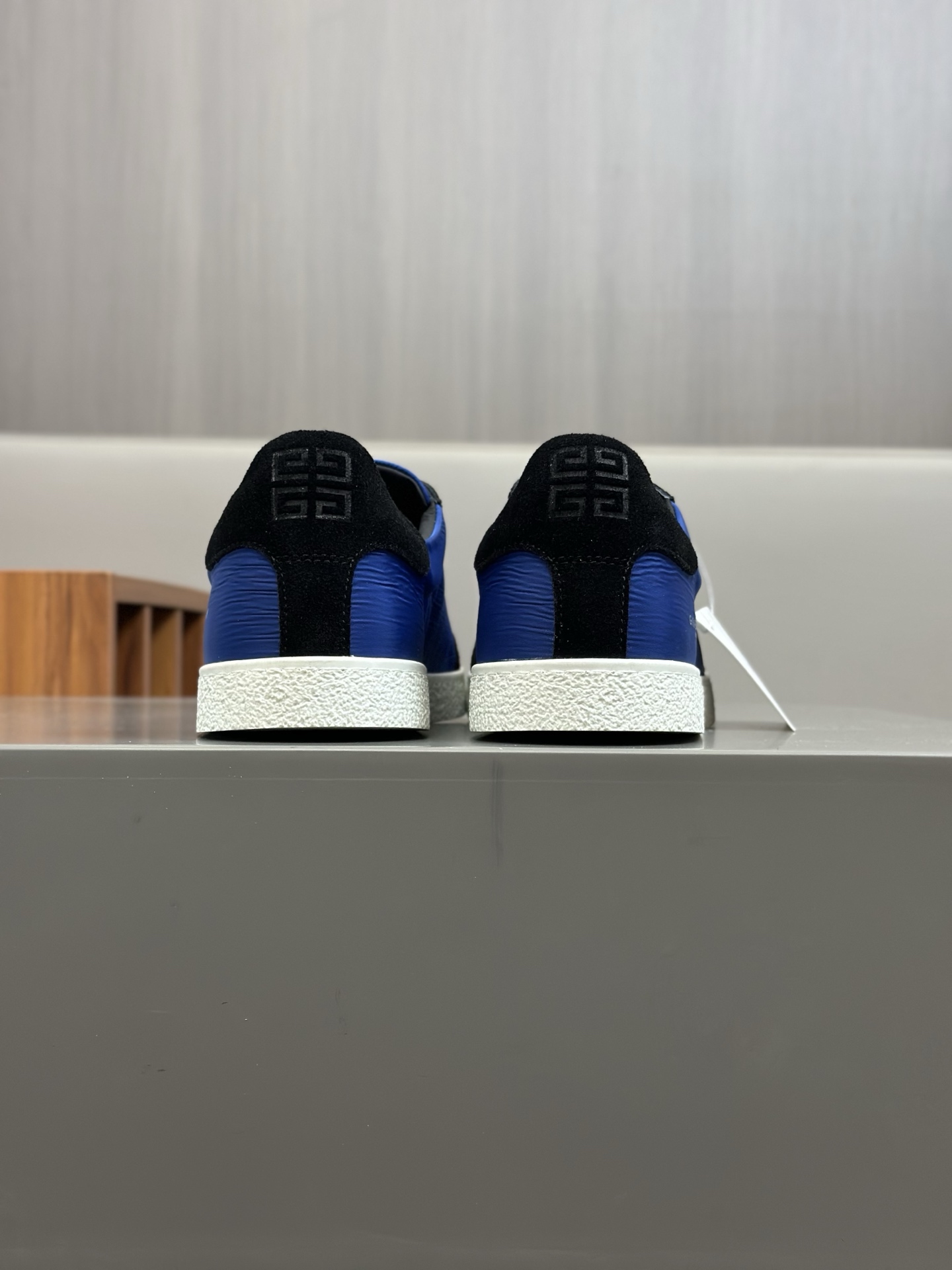 Givenchy Men's Low-Top Casual Sneakers - Breathable Canvas, Stylish & Versatile 10 i1742766531293 9418 0 8