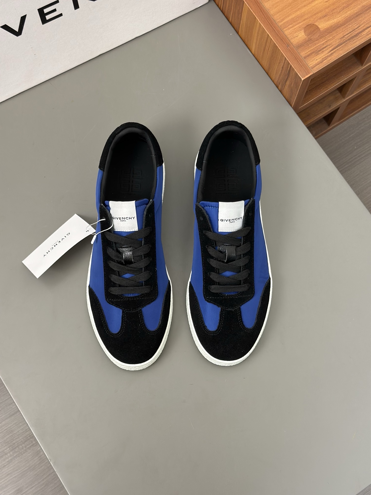 Givenchy Men's Low-Top Casual Sneakers - Breathable Canvas, Stylish & Versatile 2 i1742766531299 9492 0 0