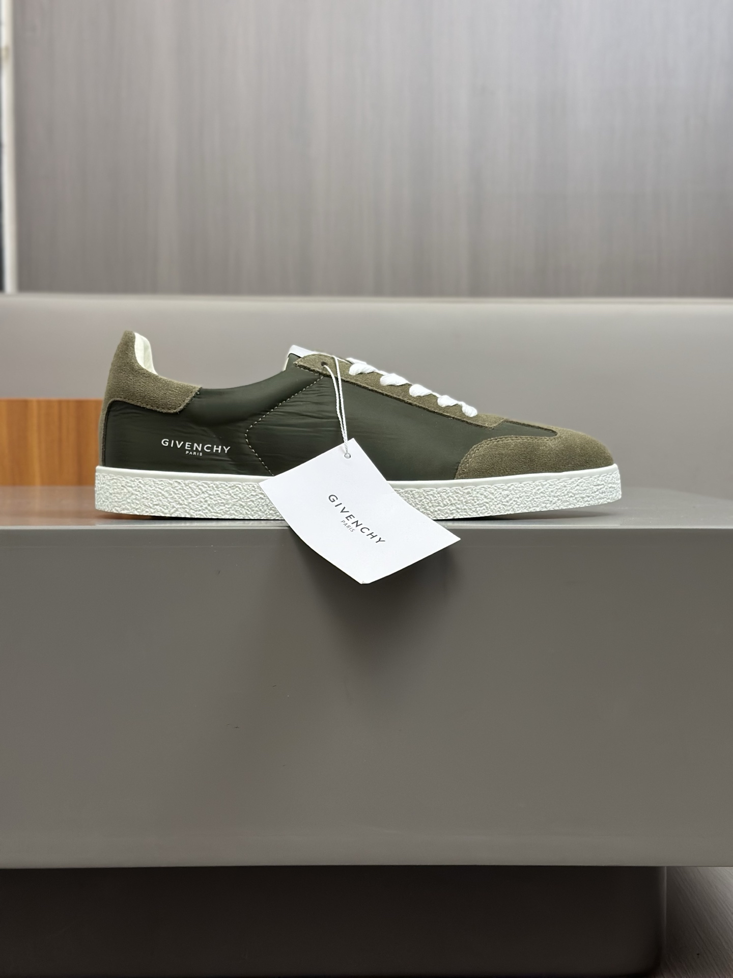 Givenchy Men's Low-Top Canvas Sneakers with 4G Logo - Stylish & Comfortable 5 i1742766617427 2235 0 3