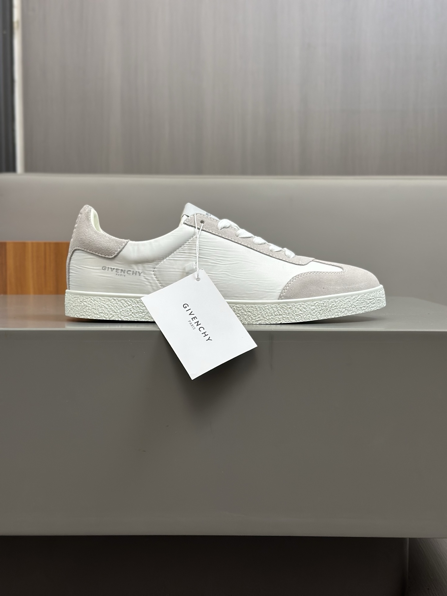 Givenchy Men's Low-Top Sneakers White Canvas Stylish Casual Shoes Size 39-44 4 i1742766650585 664 0 2