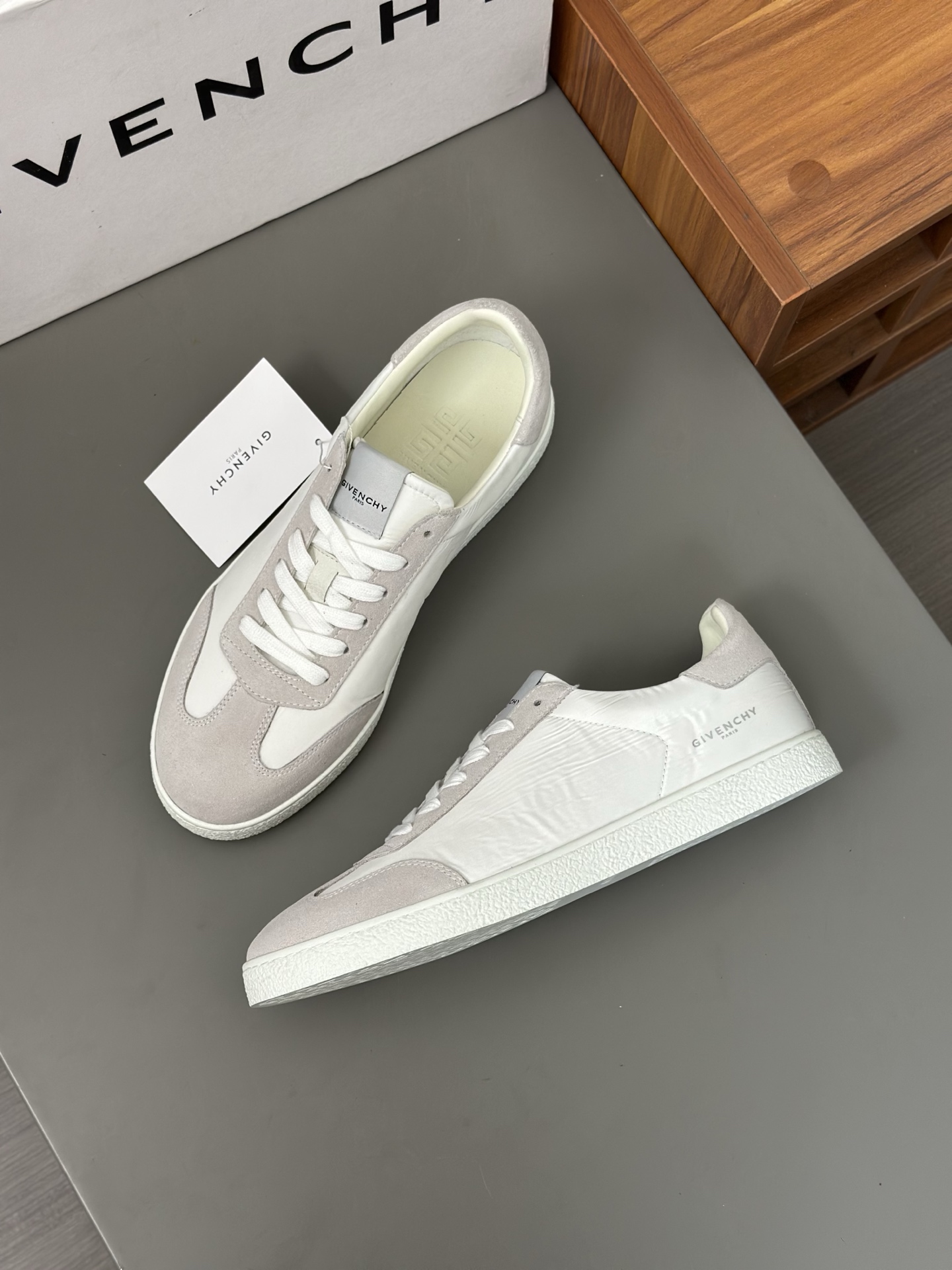 Givenchy Men's Low-Top Sneakers White Canvas Stylish Casual Shoes Size 39-44 3 i1742766651087 8434 0 1