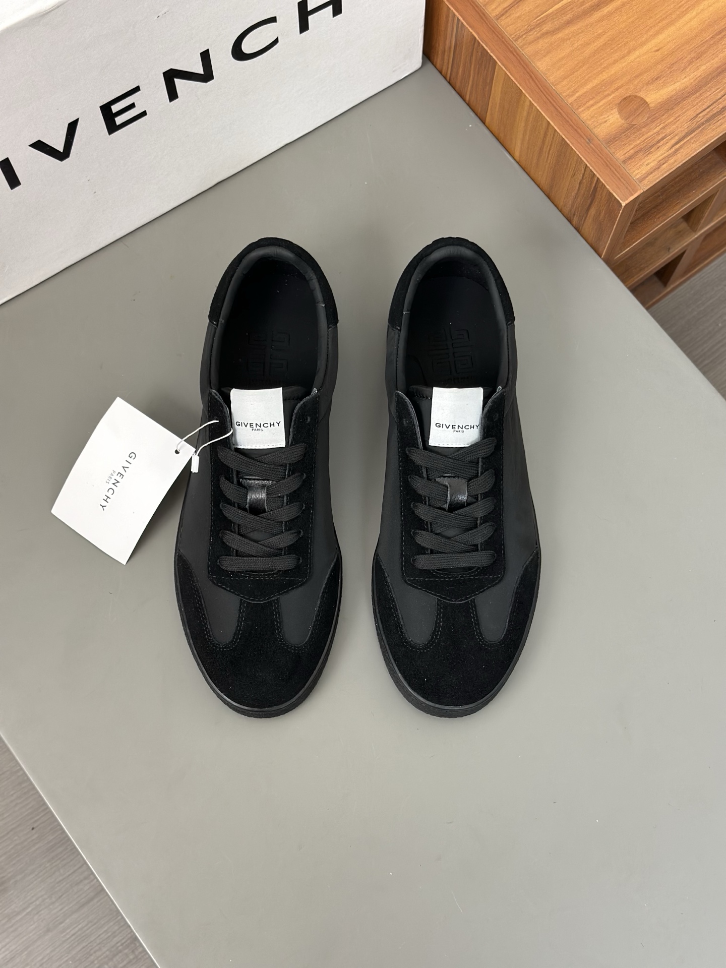 GIVENCHY Men's Low-Top Canvas Sneakers, Breathable and Comfortable 2 i1742766726553 5015 0 0