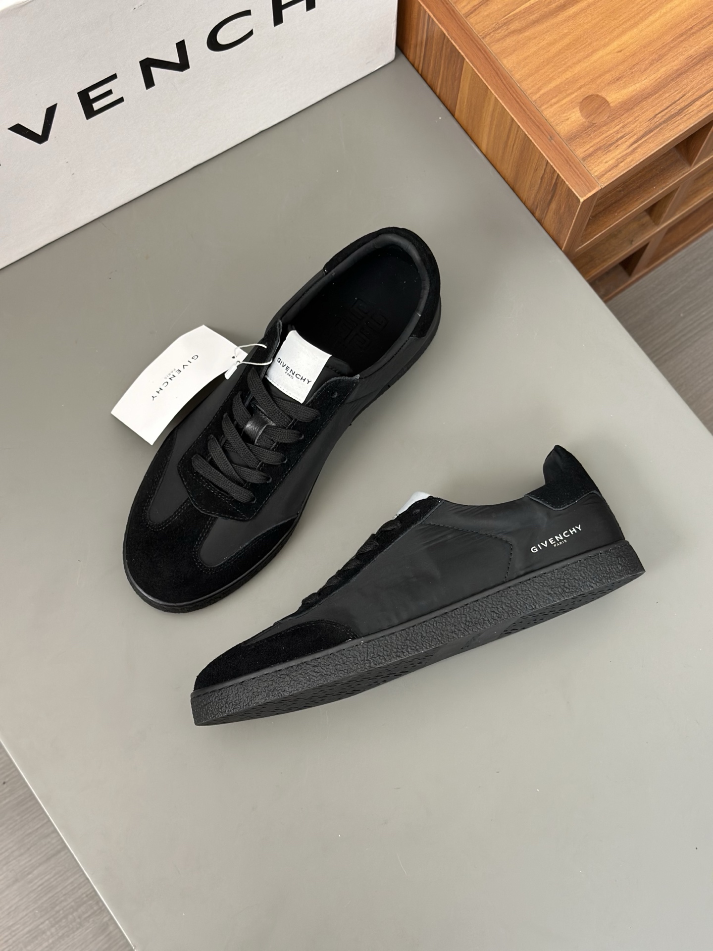 GIVENCHY Men's Low-Top Canvas Sneakers, Breathable and Comfortable 3 i1742766726645 7306 0 1