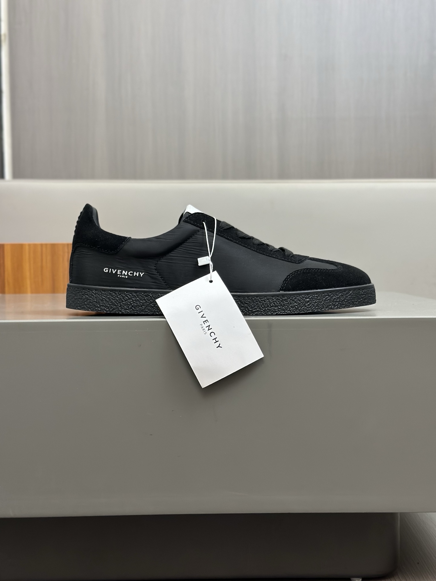 GIVENCHY Men's Low-Top Canvas Sneakers, Breathable and Comfortable 4 i1742766726649 917 0 2