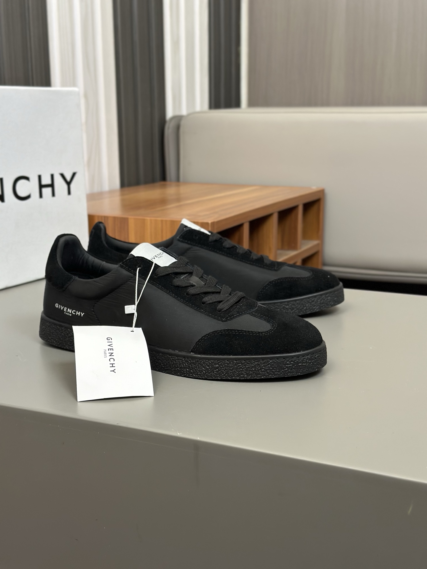GIVENCHY Men's Low-Top Canvas Sneakers, Breathable and Comfortable 5 i1742766728514 6434 0 3