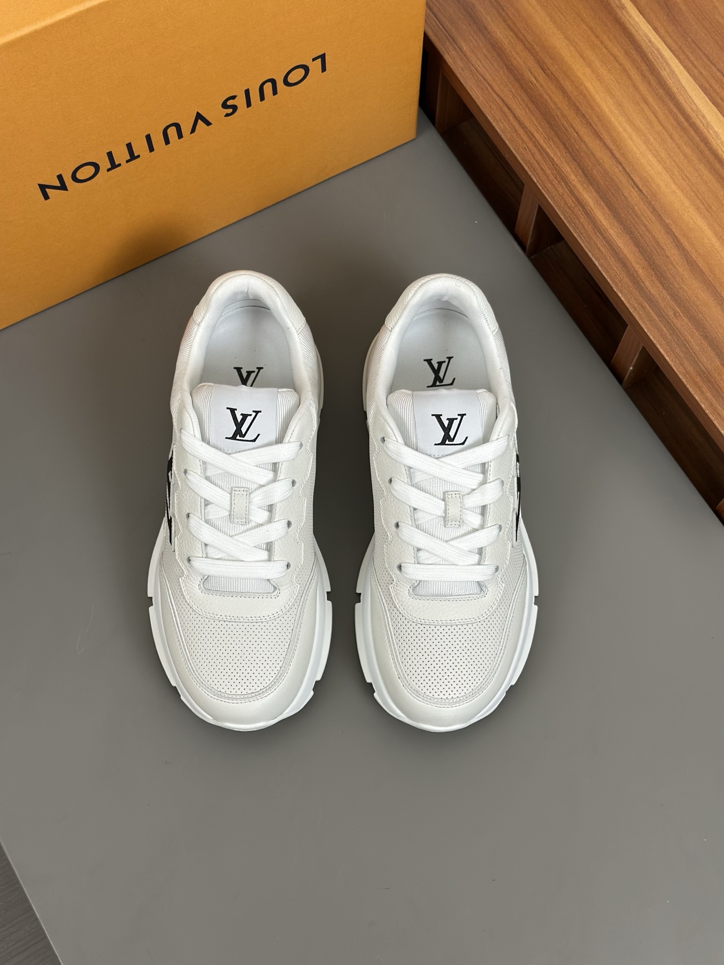 Louis Vuitton Trainer Sneakers White, Premium Quality, Comfortable and Stylish 2 i1742884329561 4589 0 0