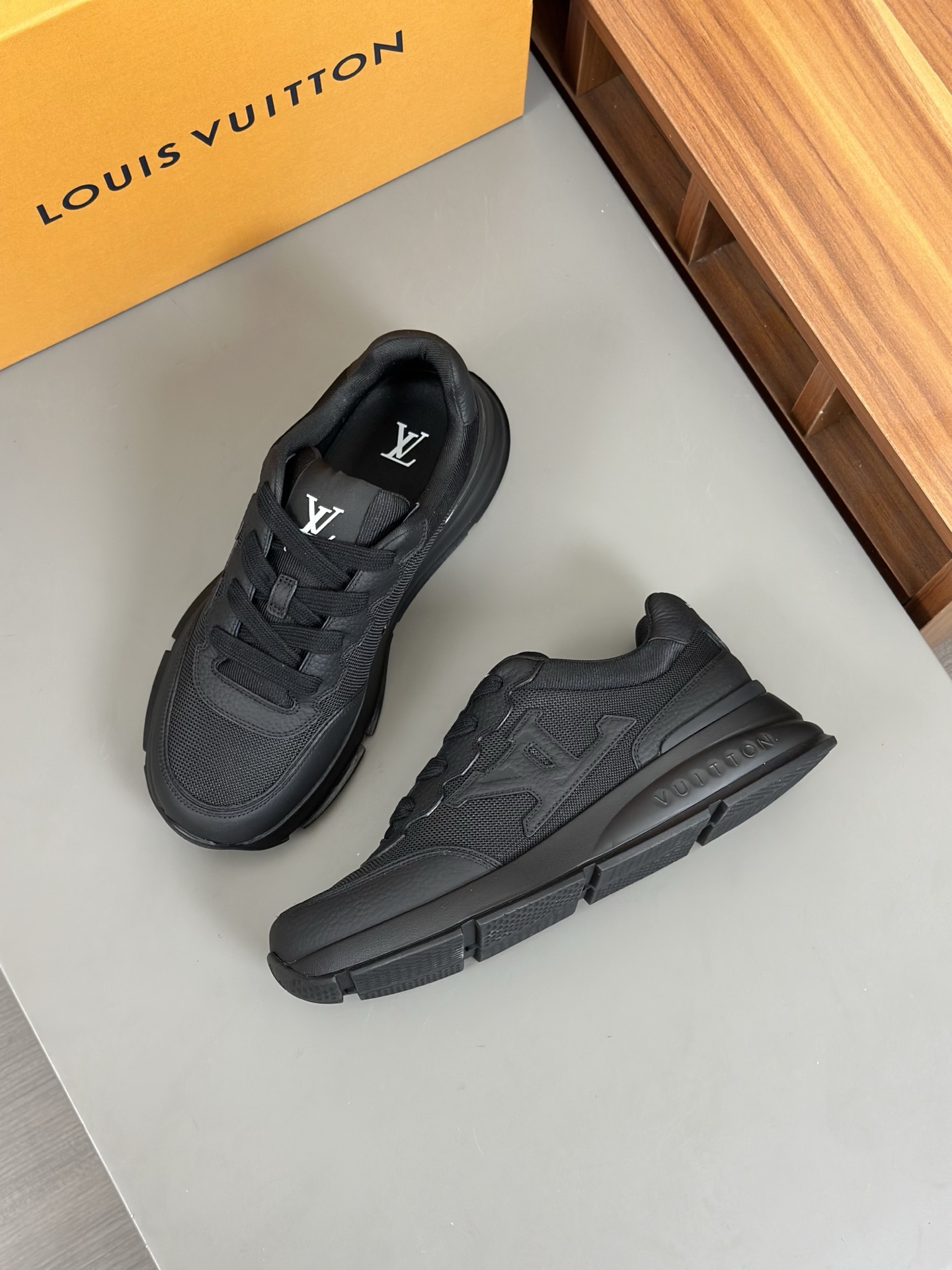 Louis Vuitton Trainer Sneakers: Upgraded Quality, Stylish Design, Limited Edition 3 i1742884336122 1574 0 1