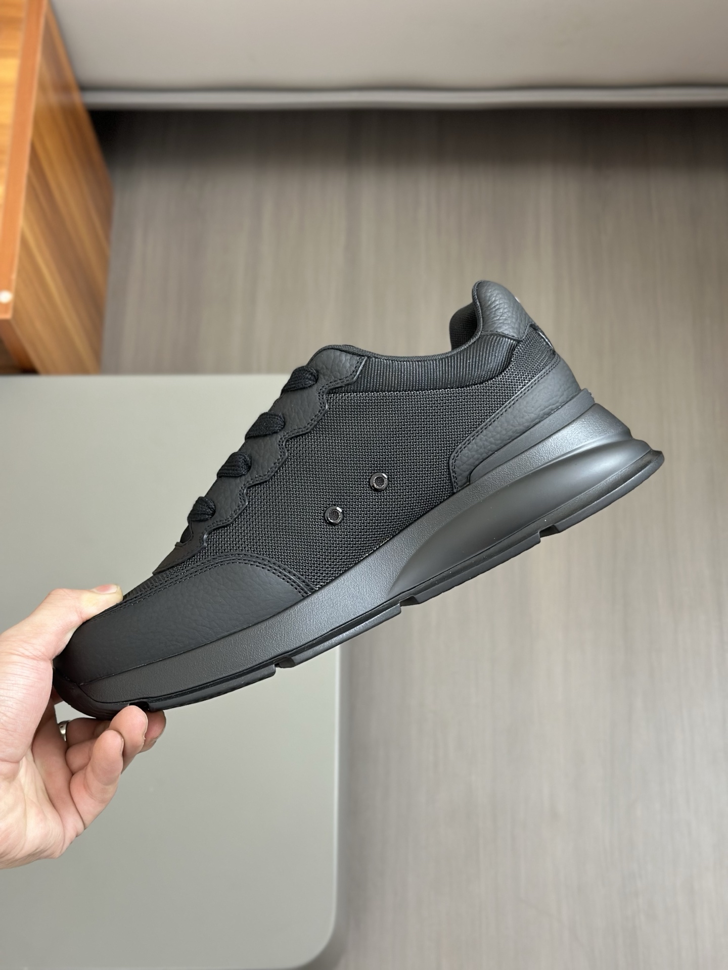Louis Vuitton Trainer Sneakers: Upgraded Quality, Stylish Design, Limited Edition 9 i1742884336235 3361 0 7